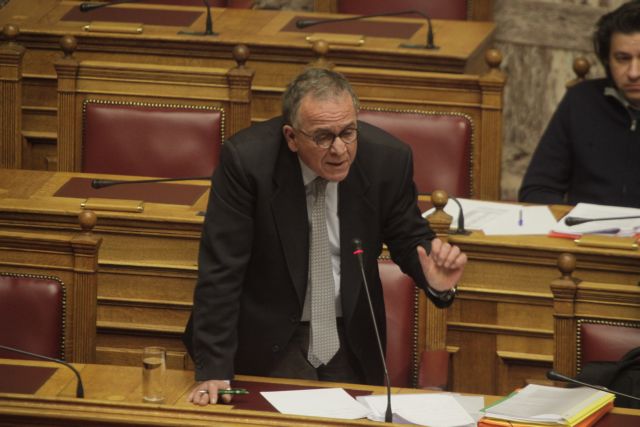 Σφοδρά πυρά Μουζάλα – Βαρβιτσιώτη για τα hotspots στα νησιά