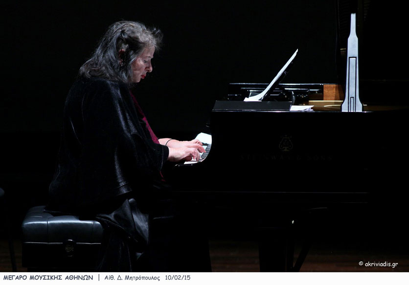 Ρεσιτάλ πιάνου της Ντόρας Μπακοπούλου – Προσκλήσεις