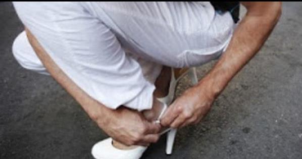 Το δώρο του αφεντικού σε άνδρες οδοκαθαριστές ήταν …ψηλοτάκουνα