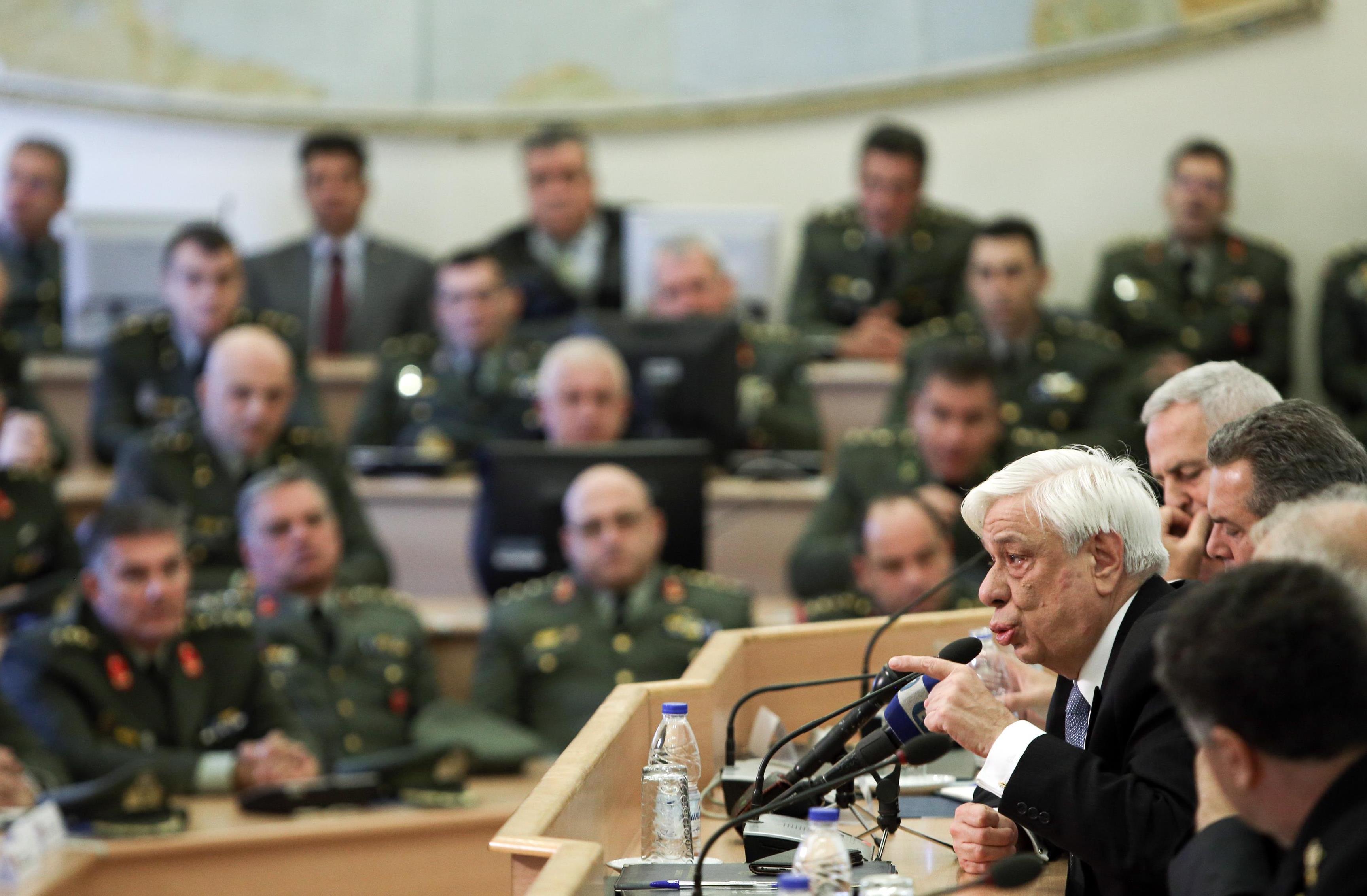 Παυλόπουλος: Η κρίση δεν επηρεάζει την υπεράσπιση εθνικών ζητημάτων