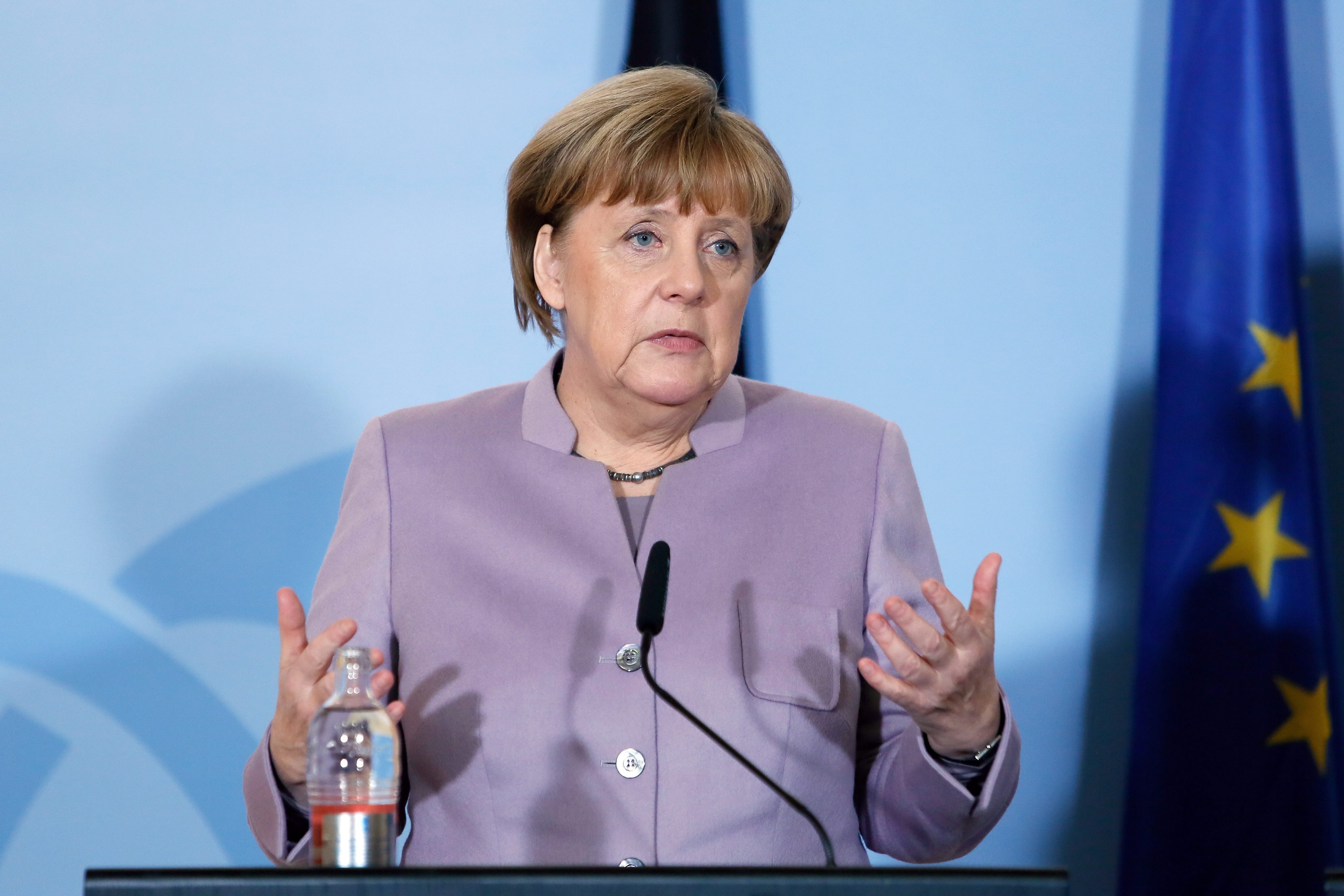 Μέρκελ προς 27: Να μείνουμε ενωμένοι ενόψει του Brexit