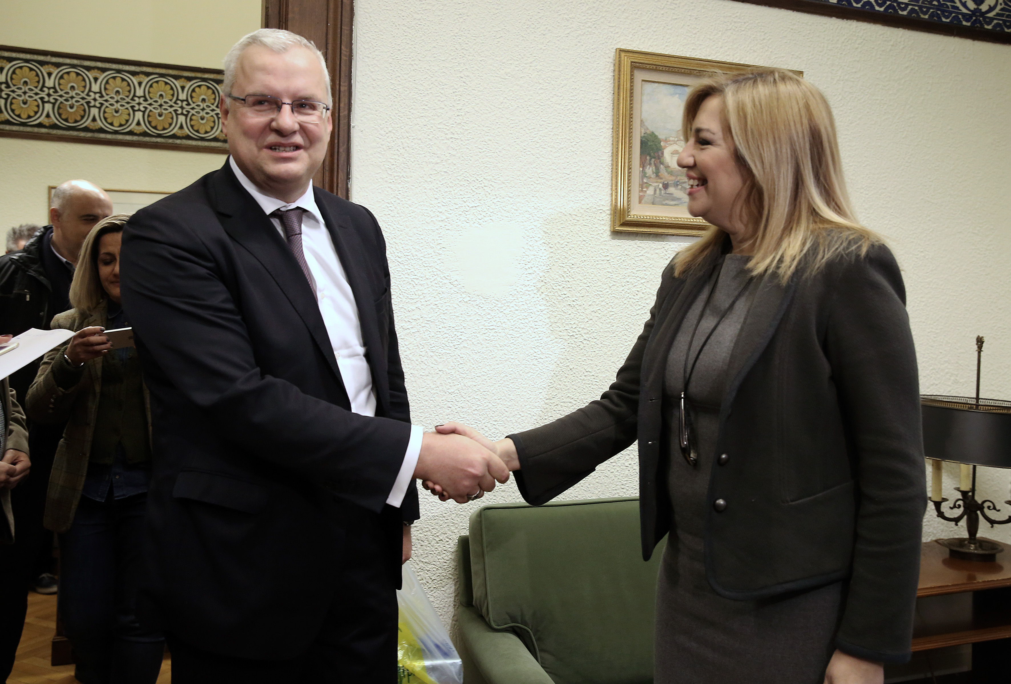 Τρίτη δύναμη η Δημοκρατική Συμπαράταξη μετά την προσχώρηση του Ιλχάν Αχμέτ