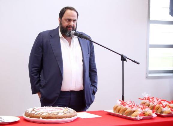 Σαφές μήνυμα Μαρινάκη στην κοπή πίτας του Ολυμπιακού