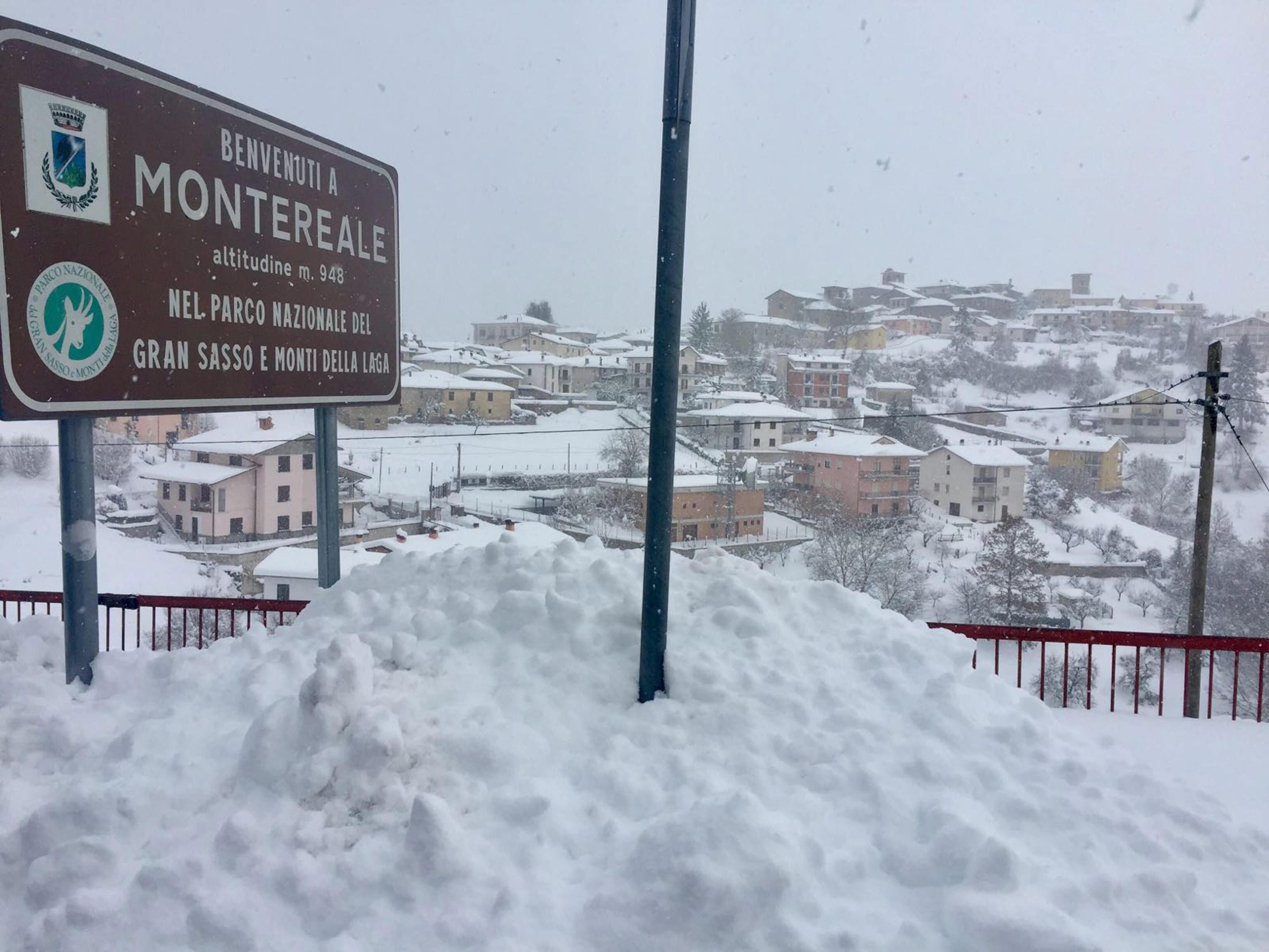 Τρέμει ξανά η κεντρική Ιταλία, ισχυροί σεισμοί μέσα στον βαρύ χιονιά