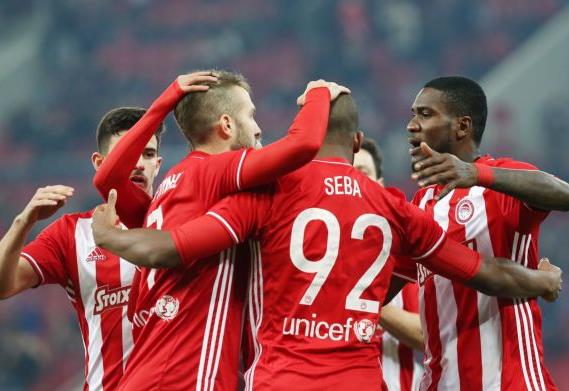 Νωθρός… νικητής ο Ολυμπιακός, ξανά δεύτερος ο Πανιώνιος