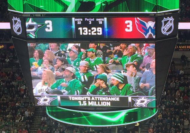 Ομάδα χόκεϊ τρολάρει τον Τραμπ: Είμαστε 2, είμαστε 3, είμαστε… 1,5 εκατομμύριο