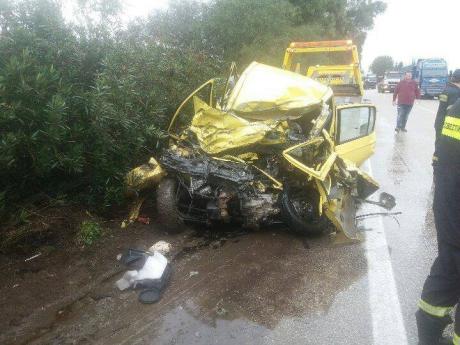 Ένας νεκρός κι ένας σοβαρά τραυματίας σε τροχαίο στην Πατρών-Πύργου