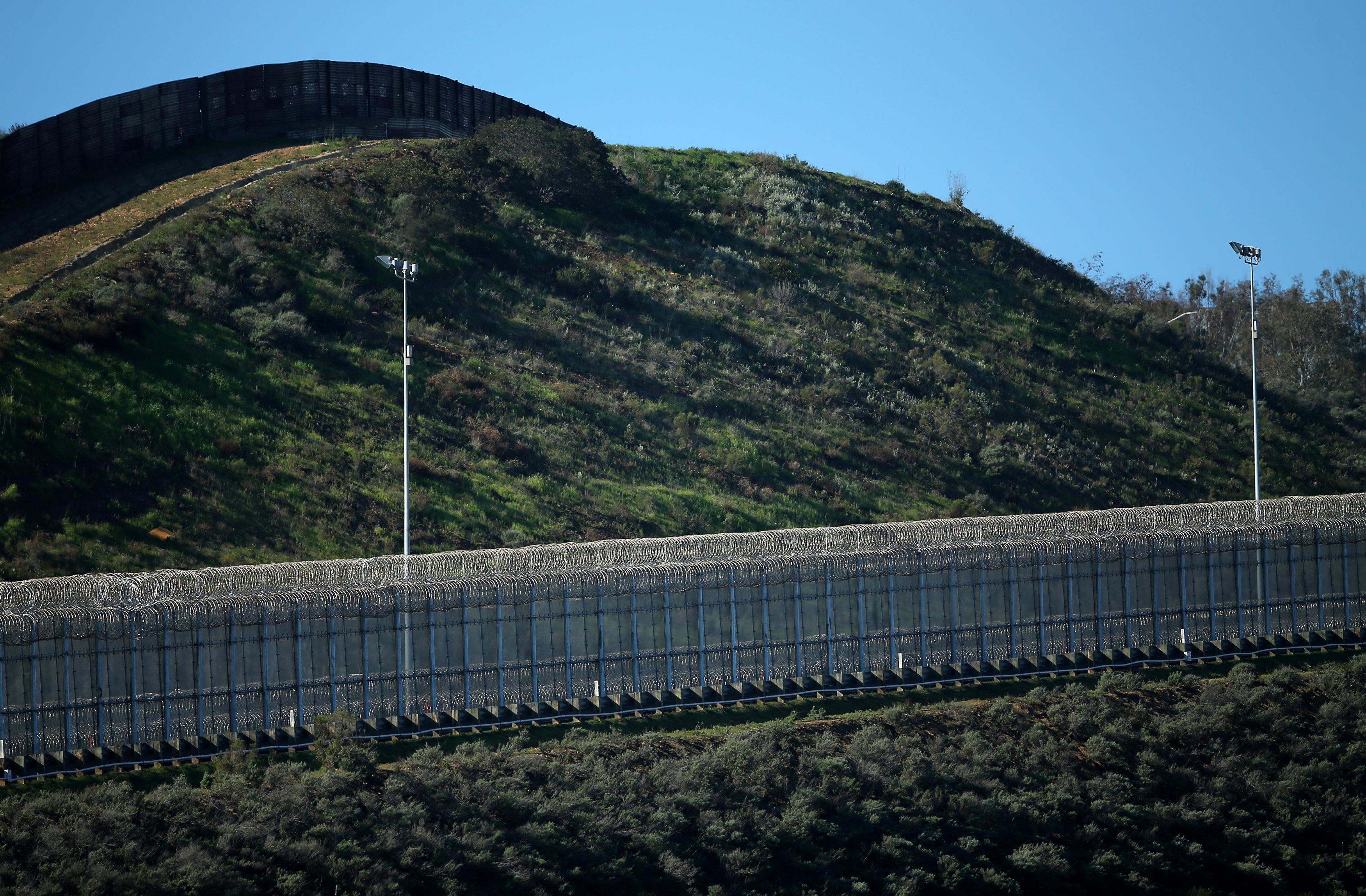 Ο Τραμπ υπέγραψε προεδρικό διάταγμα για το τείχος στα σύνορα με το Μεξικό