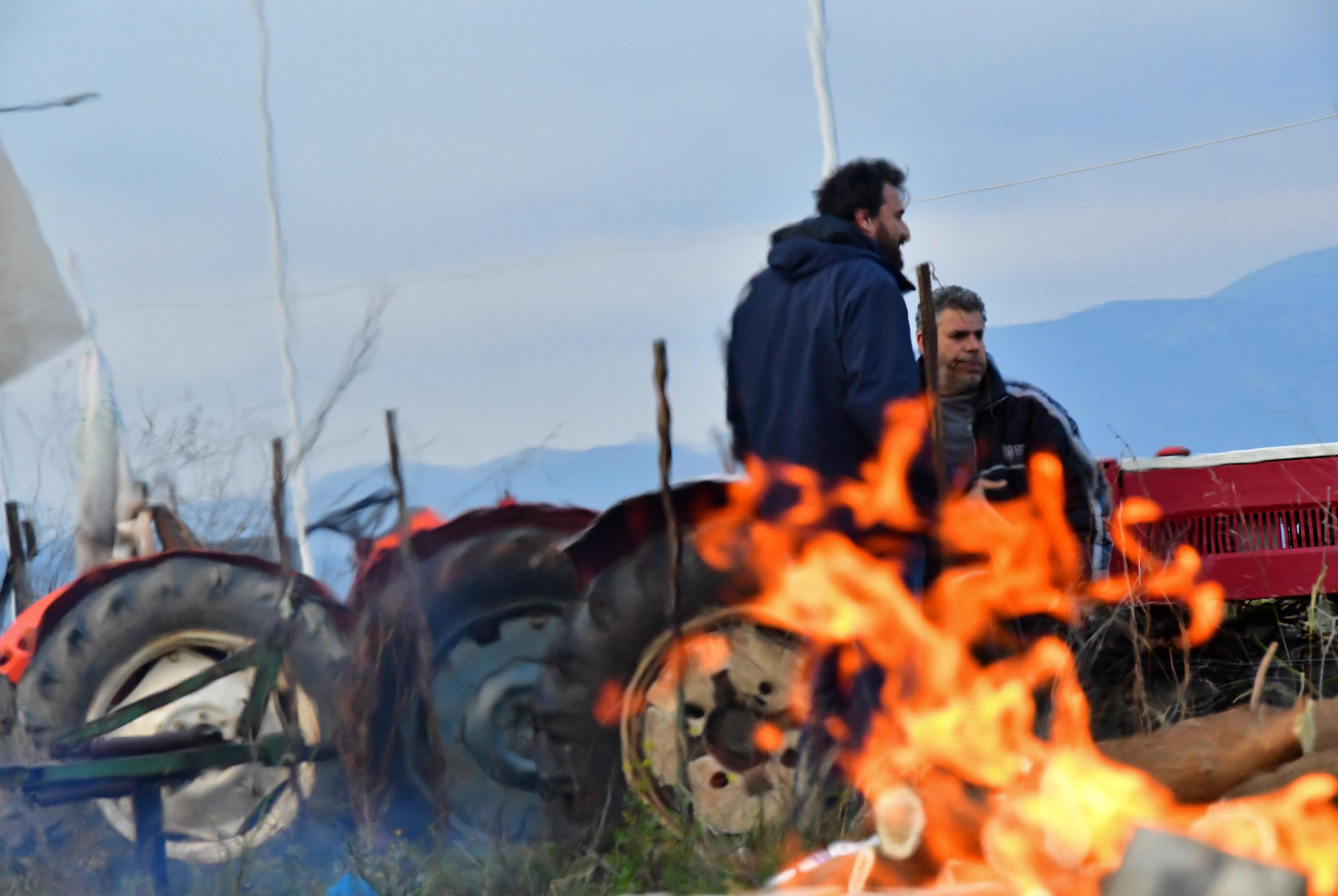 Ανοιξε το αγροτικό μπλόκο στην εθνική οδό Θεσσαλονίκης – Ευζώνων