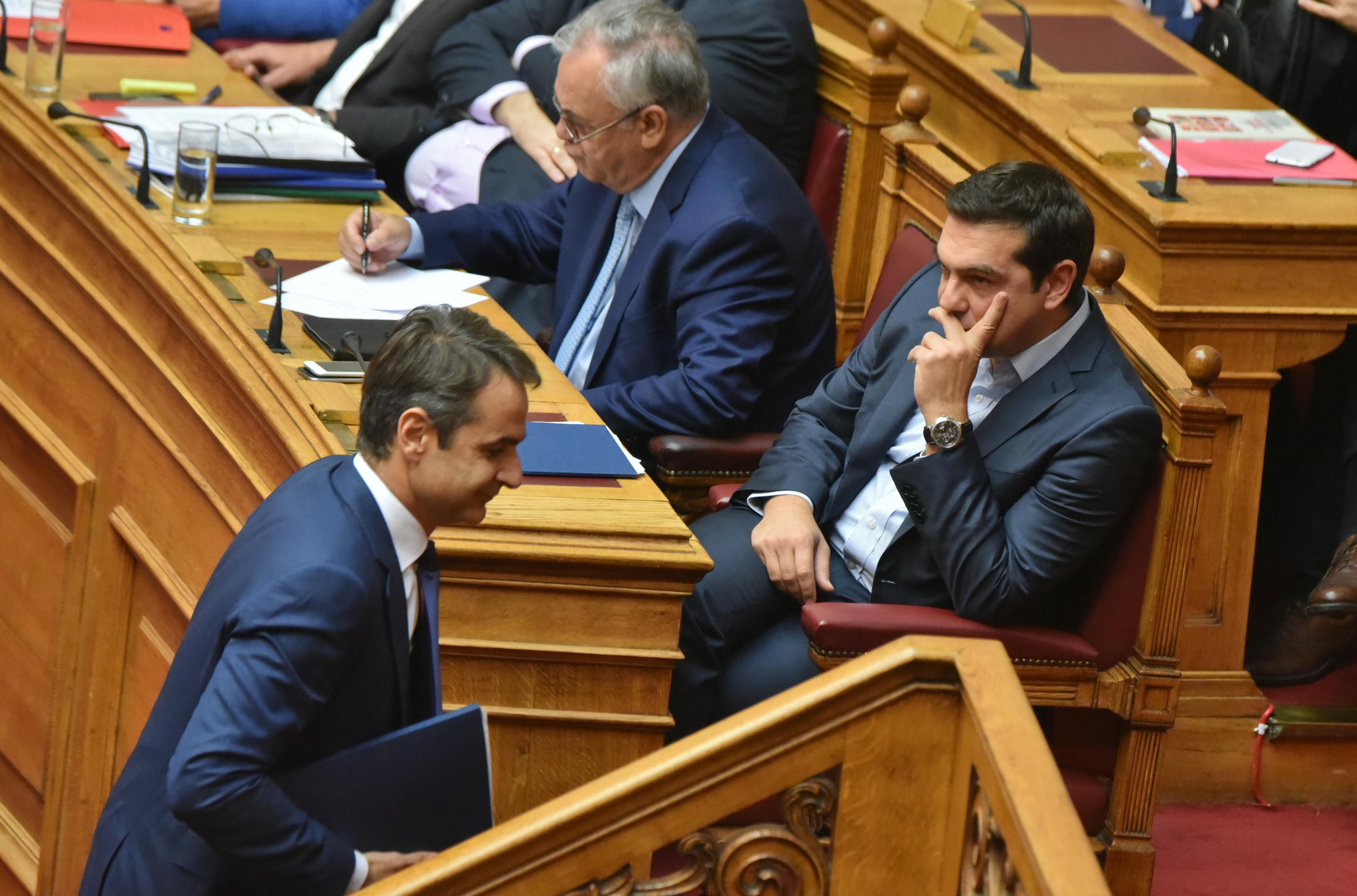 Σύγκρουση Τσίπρα – Μητσοτάκη στη Βουλή