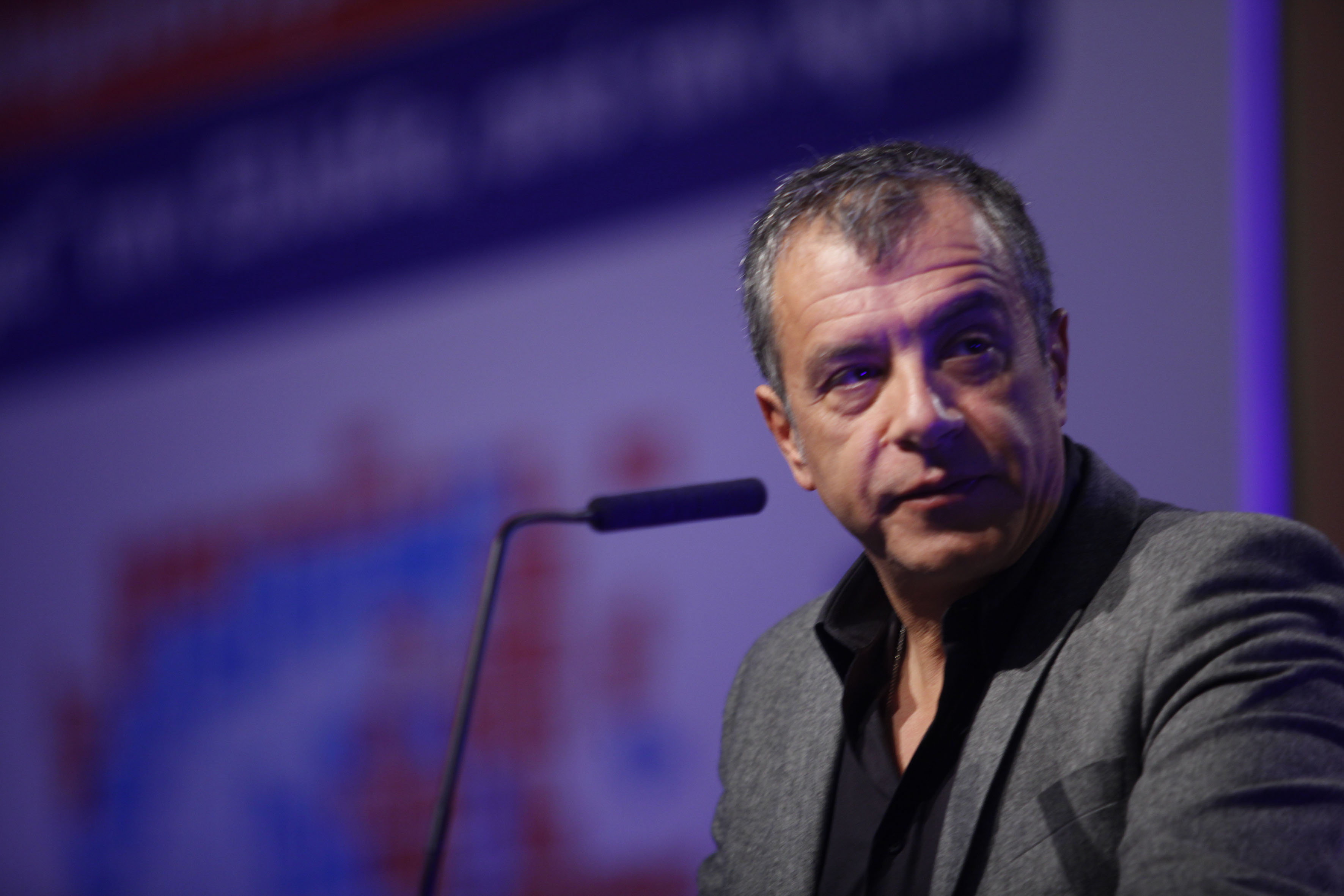 Θεοδωράκης: Στην Ελλάδα του Τσίπρα οι μάχες καταλήγουν σε μετονομασίες