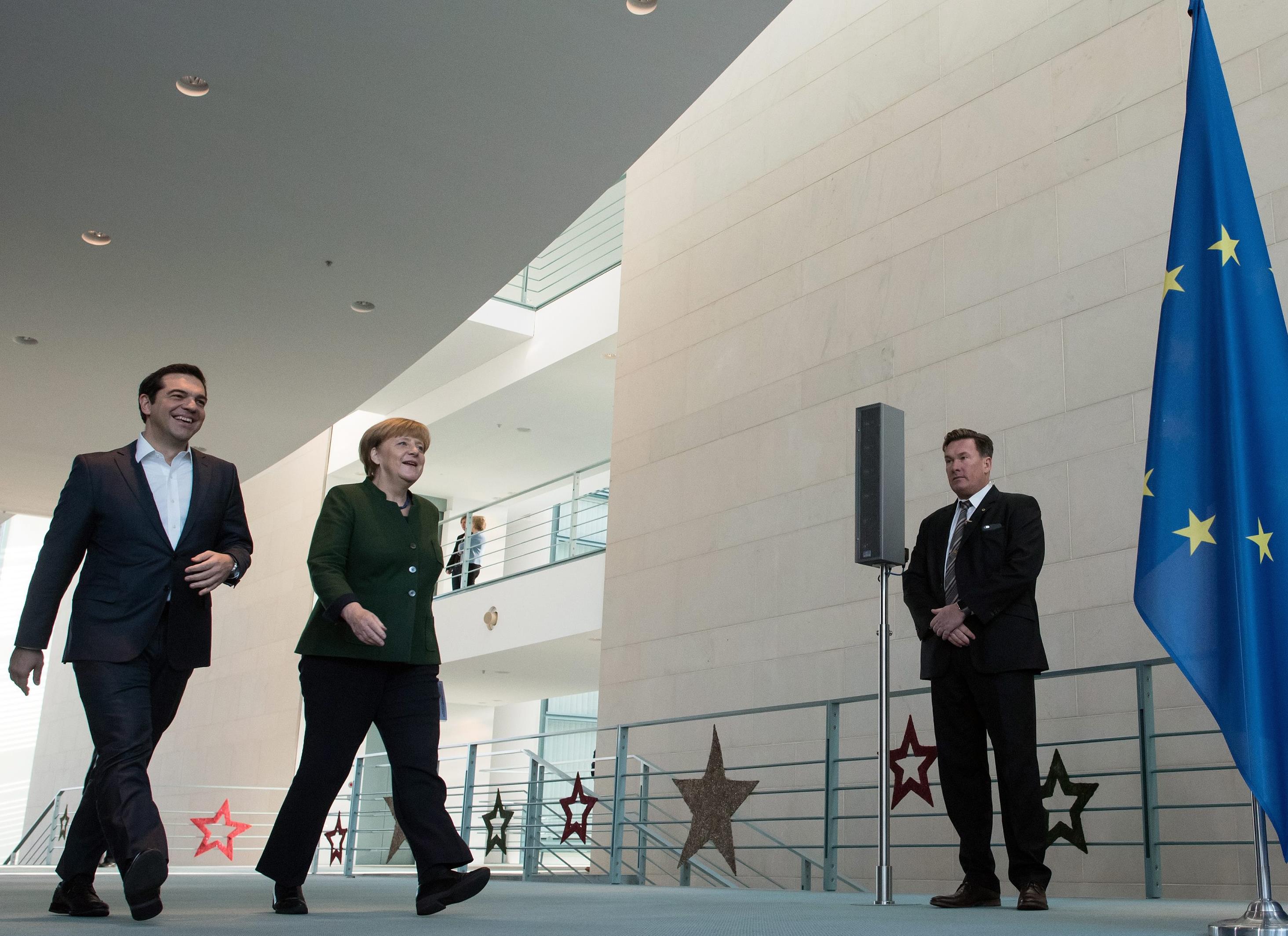 Μέρκελ σε Τσίπρα: Κλείστε την αξιολόγηση μέσα στον Φεβρουάριο