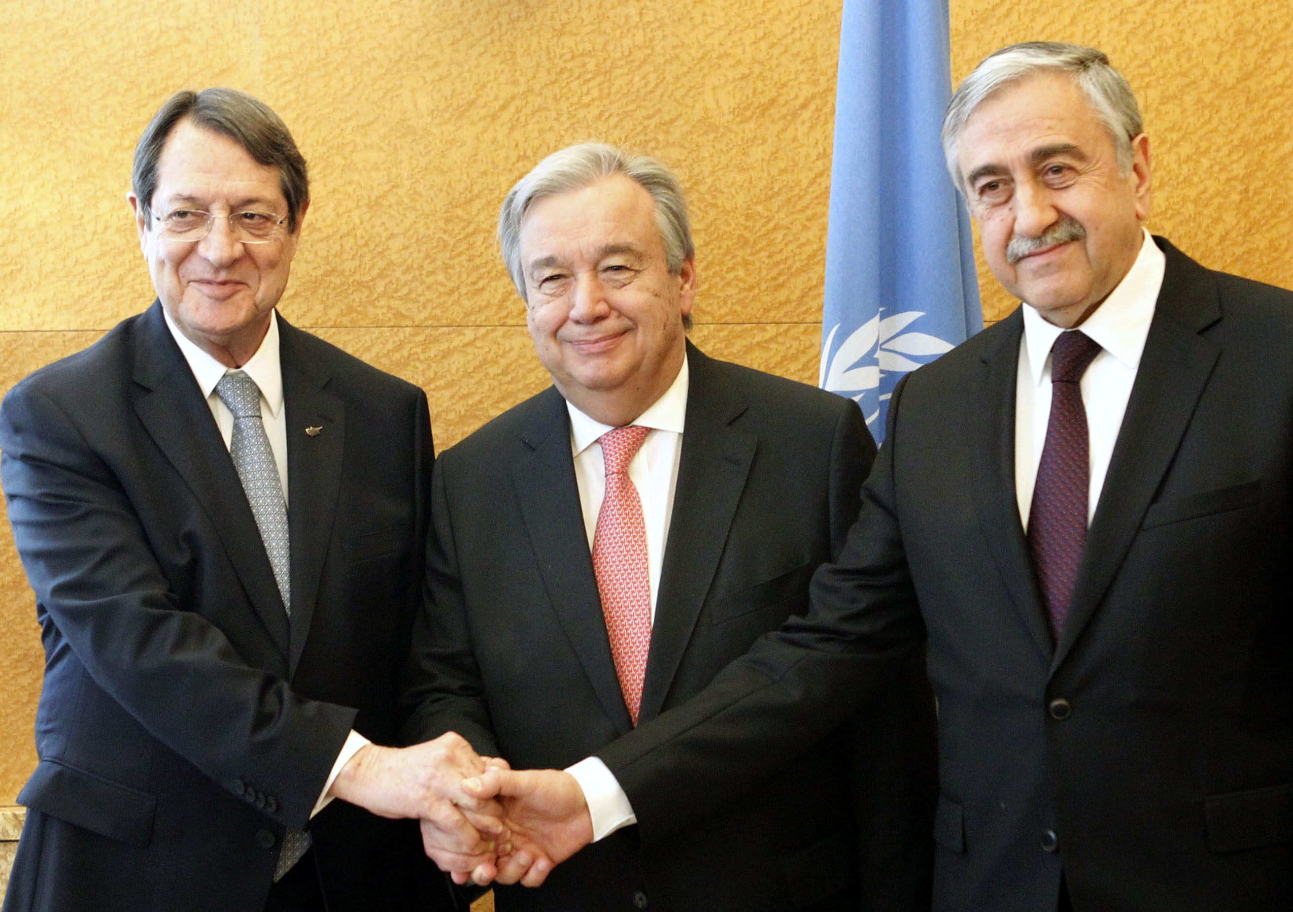 Αποχώρηση Ακιντζί από τις συνομιλίες με τον Ν.Αναστασιάδη