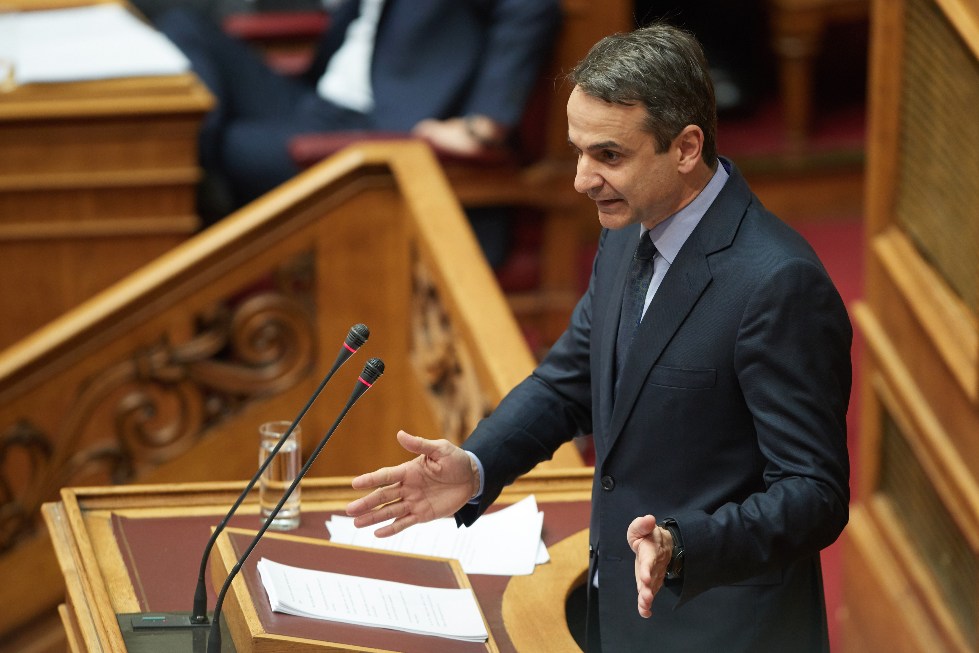 Η ΝΔ κατηγορεί την κυβέρνηση για «αδιαφορία» μετά τις μολότοφ στα Εξάρχεια