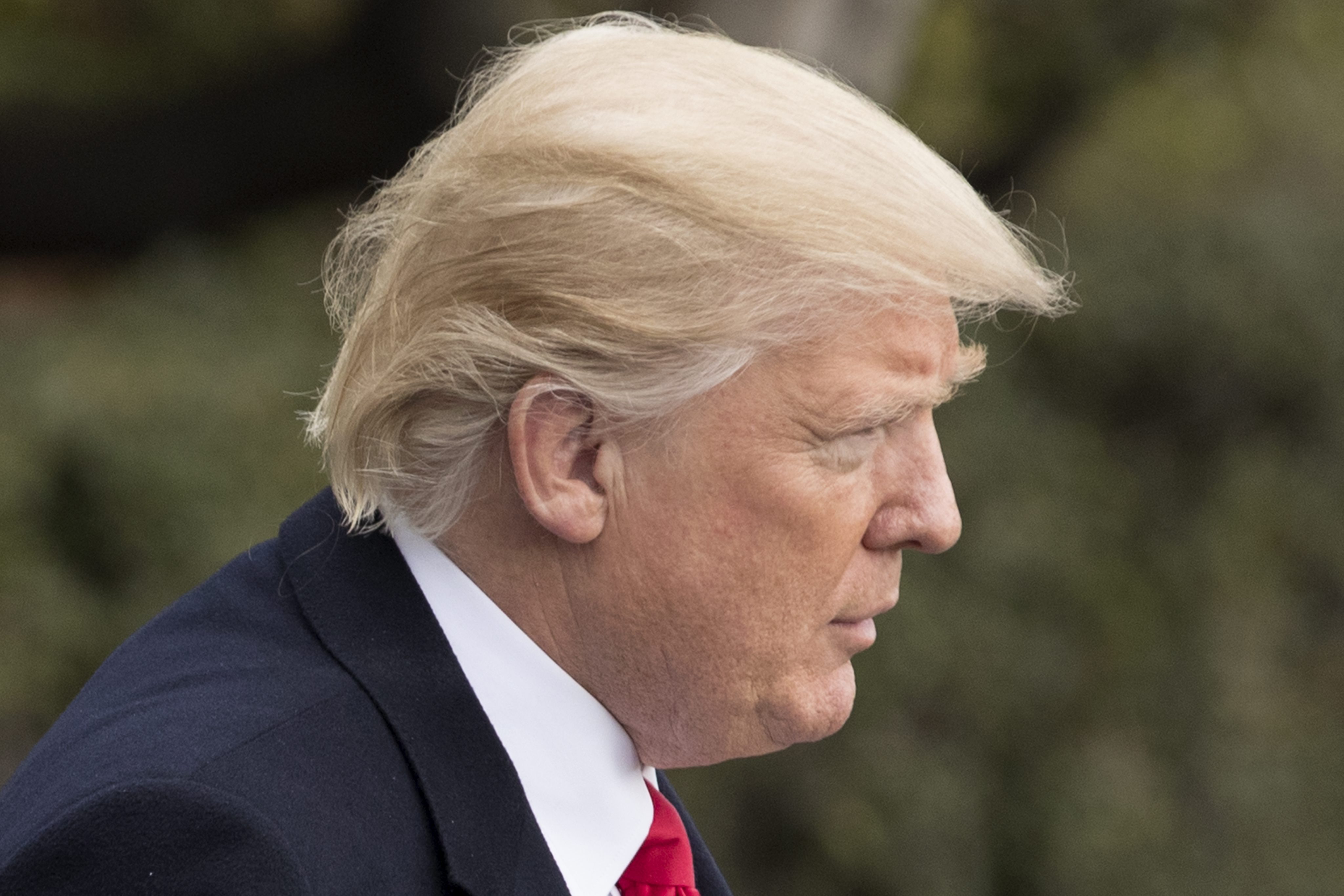 «Μα ο Πούτιν είναι φονιάς…» – «Εμείς είμαστε αθώοι, νομίζετε;» απαντά ο Τραμπ