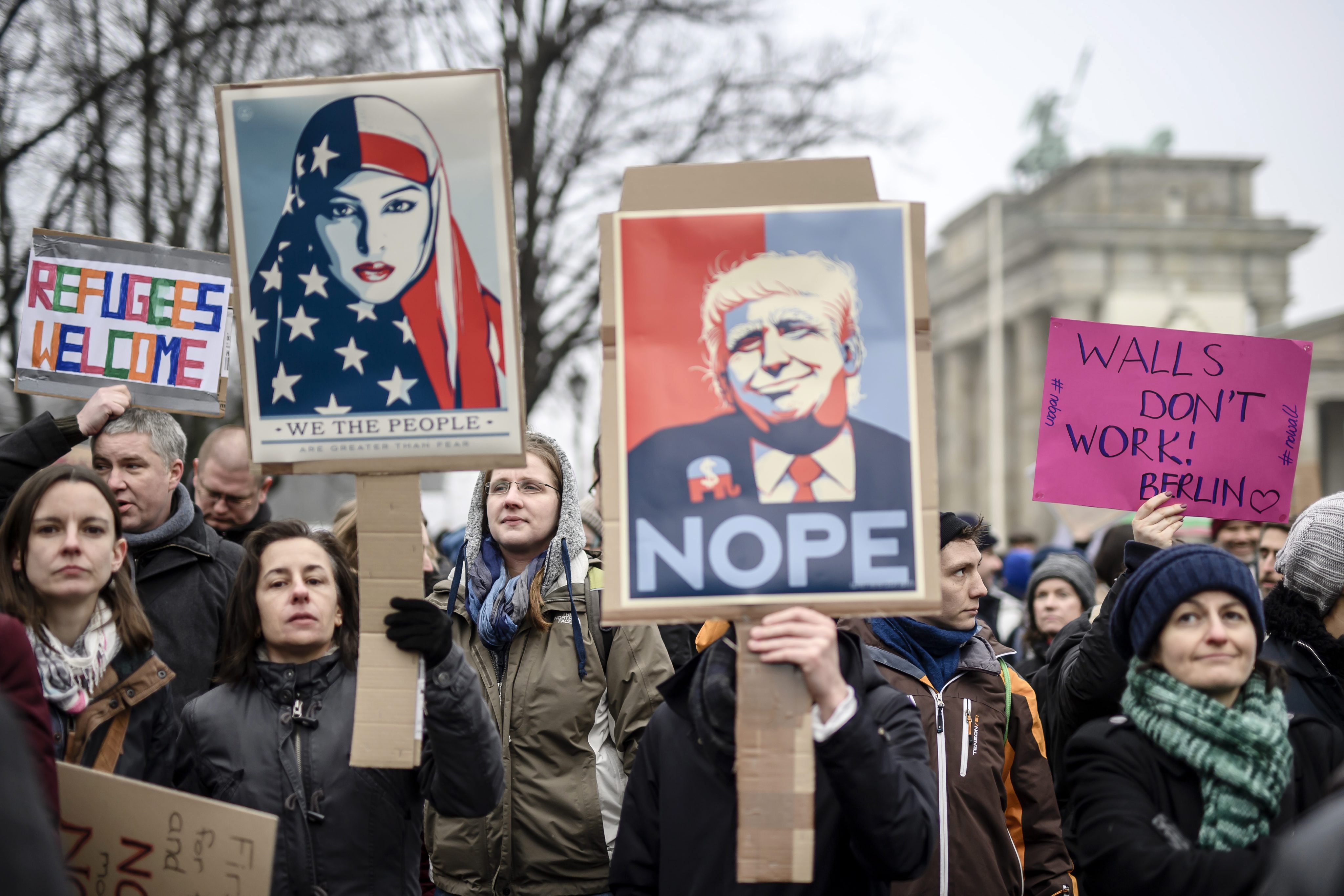«Πού πάει η χώρα μας;» ρωτά ο Τραμπ, εφεσιβάλλοντας το πάγωμα του μπλόκου
