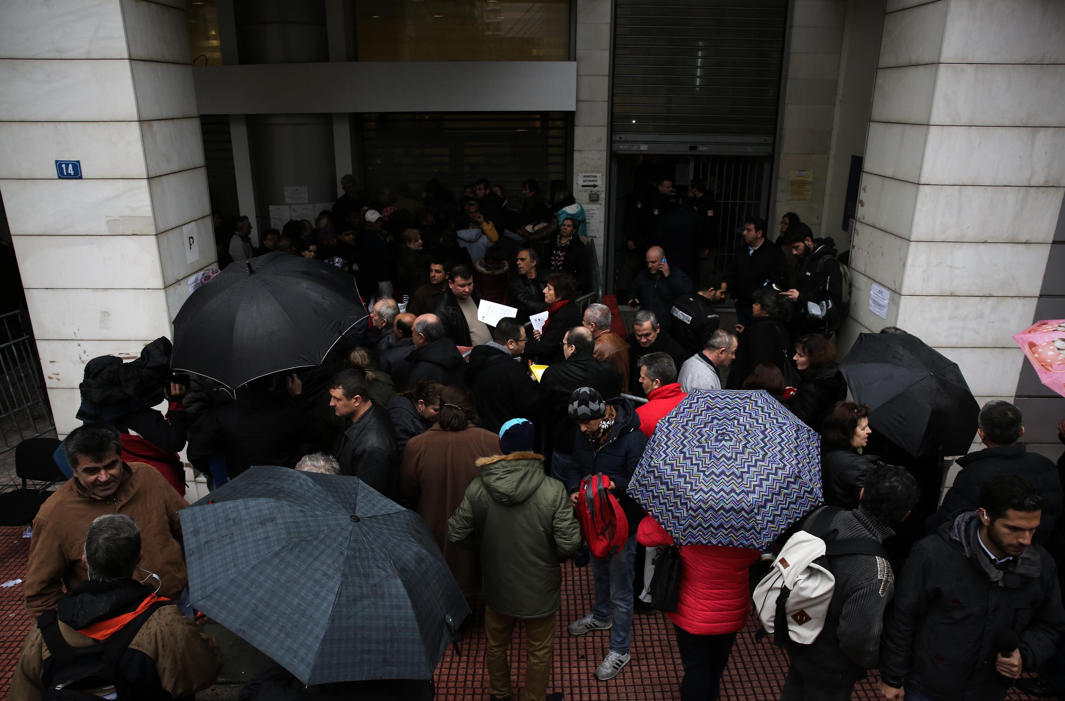 Αναστολή εγγραφών για το Κοινωνικό Εισόδημα Αλληλεγγύης ζητά ο δήμος Αθηναίων