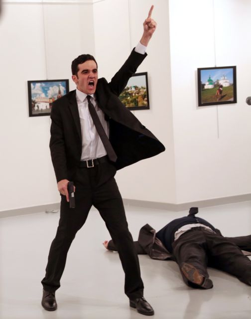 World Press Photo: Πρώτο βραβείο στην εκρηκτική εικόνα του μίσους της εποχής