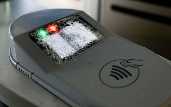 Καθημερινό φαινόμενο οι καταστροφές στα μηχανήματα ηλεκτρονικού εισιτηρίου