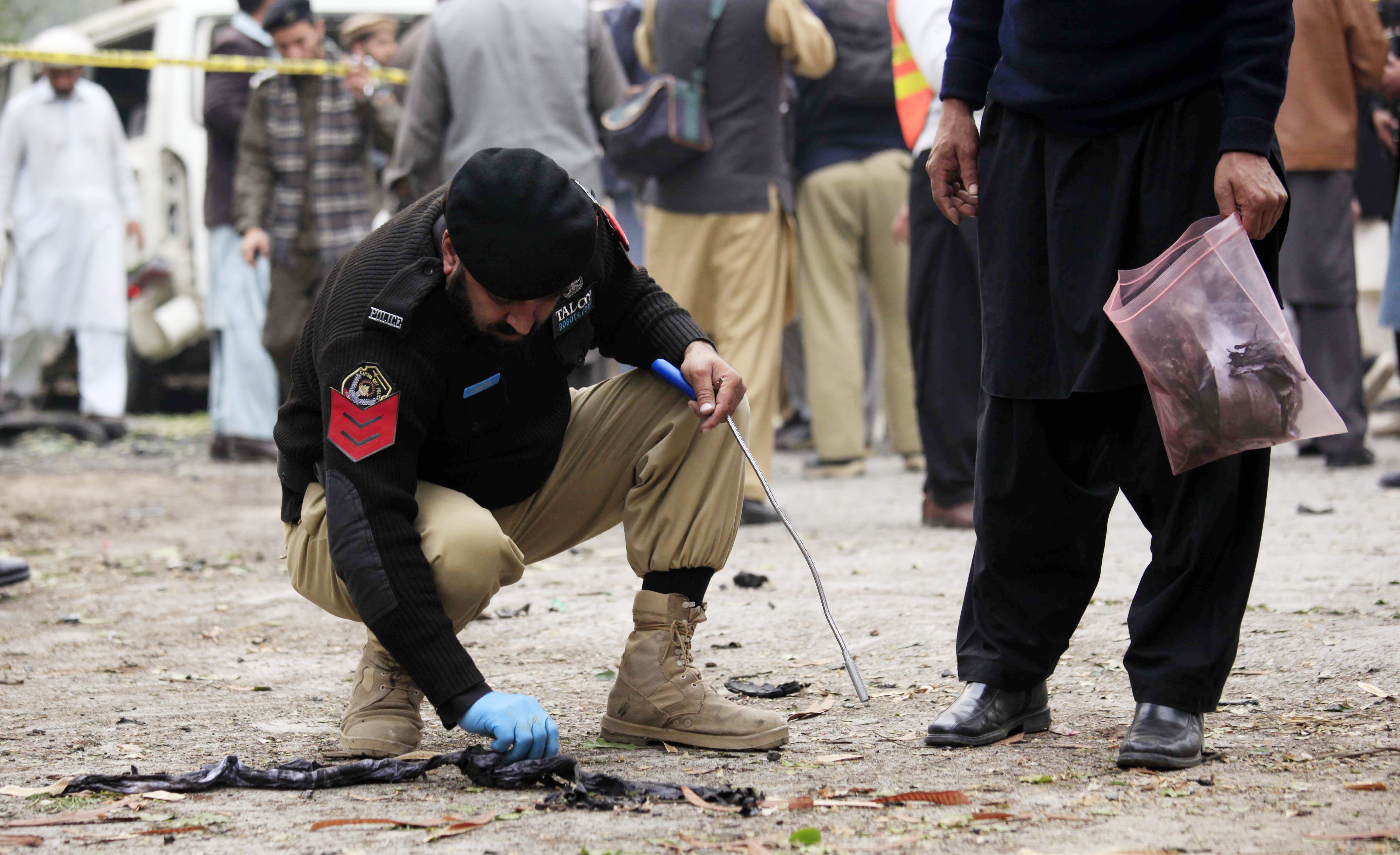 Στο αίμα έβαψε το Ισλαμικό Κράτος τέμενος στο Πακιστάν