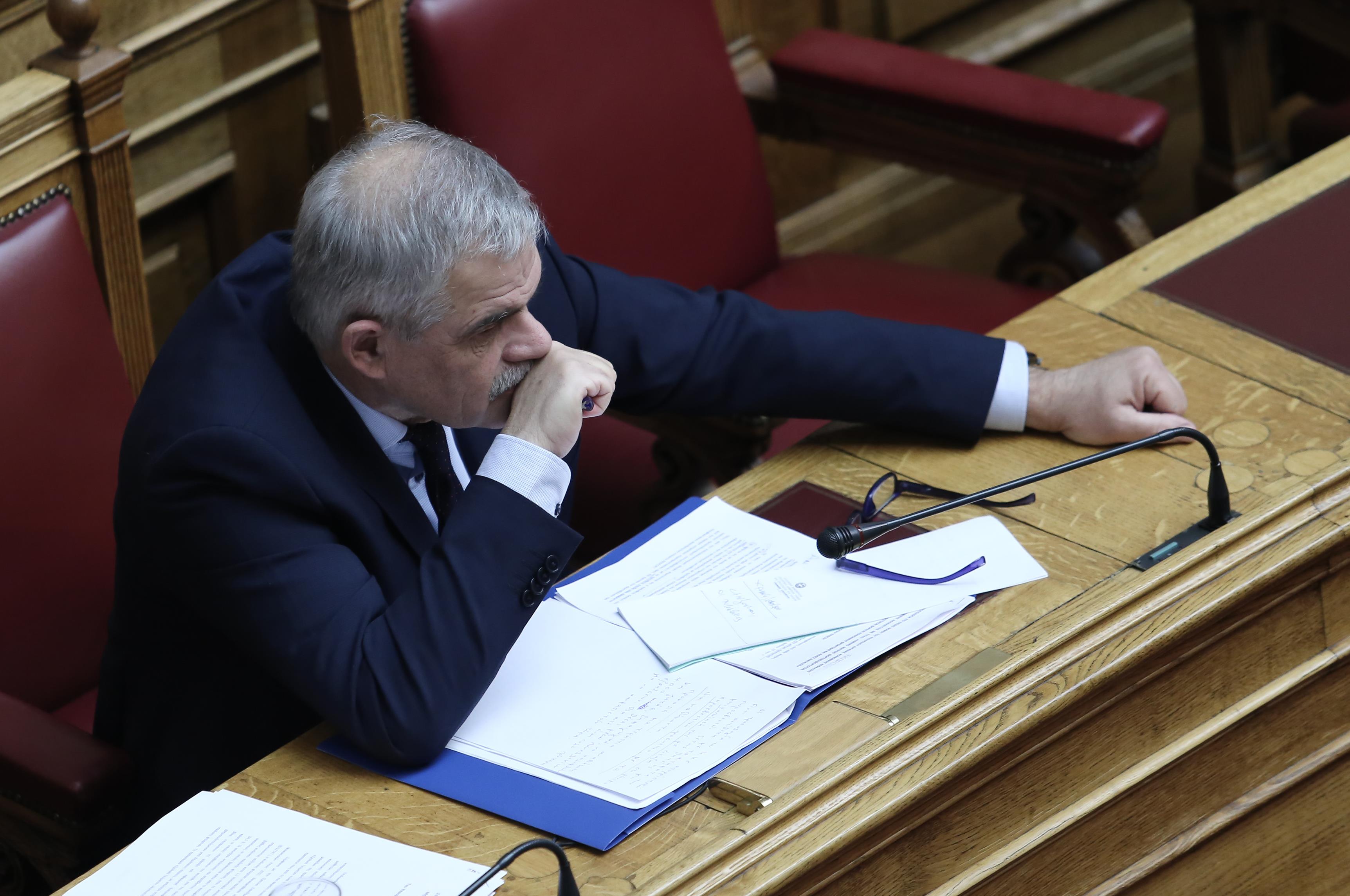 Σφοδρή διαμάχη Τόσκα – ΝΔ μετά τις μολότοφ στα γραφεία του ΣΥΡΙΖΑ