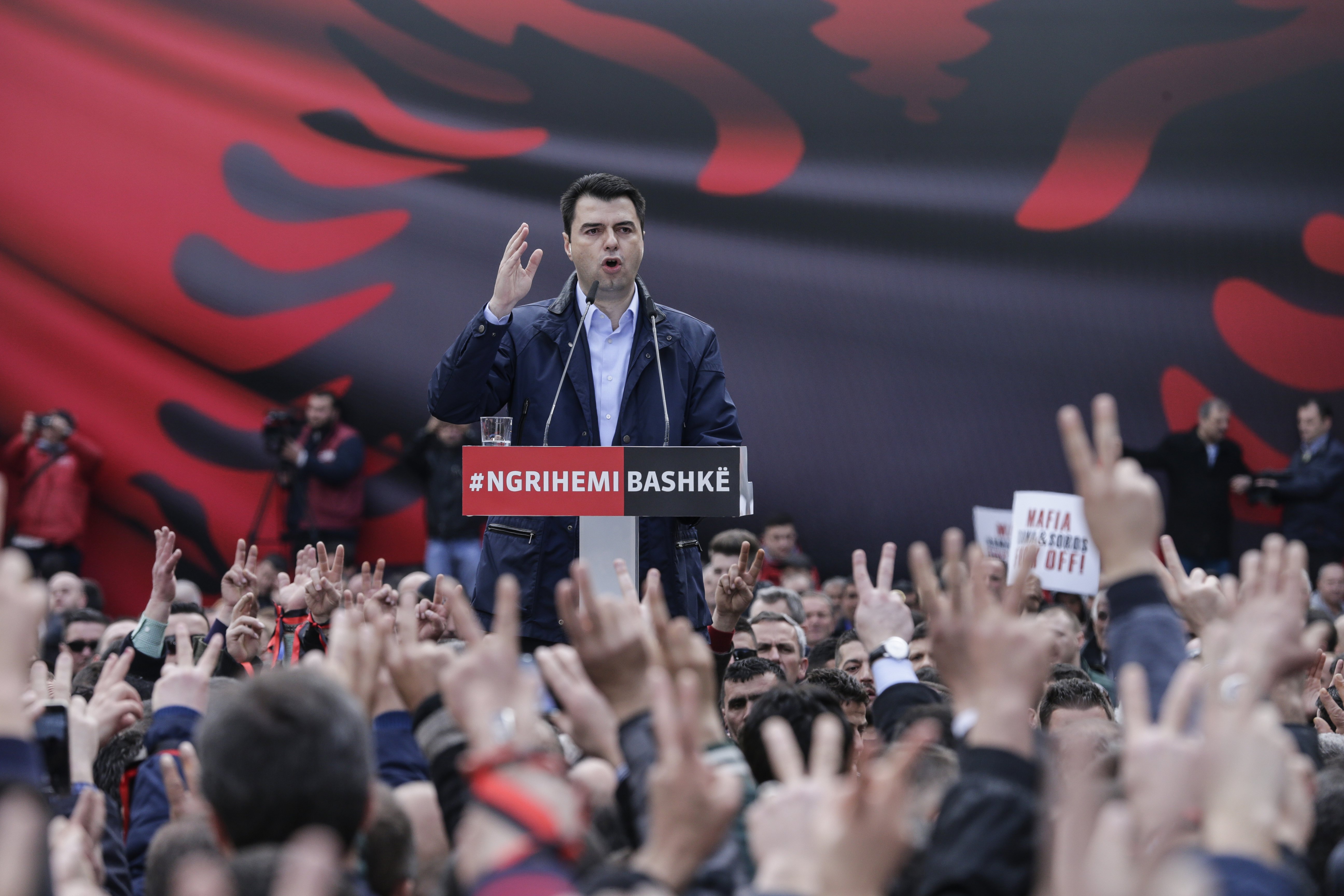 Μεγάλη διαδήλωση στα Τίρανα με αίτημα ελεύθερες εκλογές
