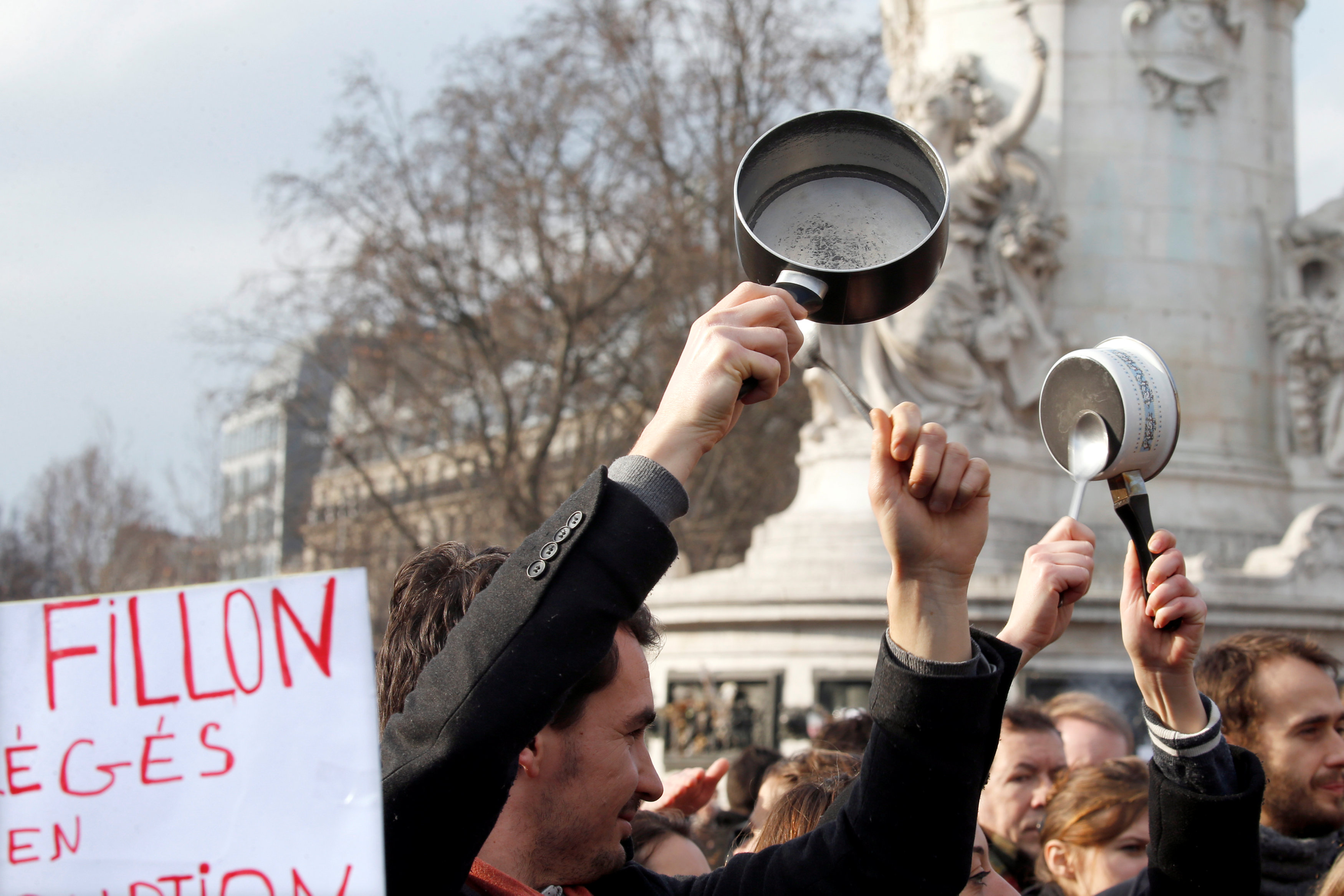 «Φιγιόν στη φυλακή»: Διαδηλώσεις κατά της διαφθοράς στη Γαλλία