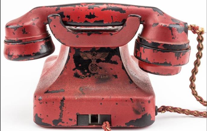 Το κόκκινο τηλέφωνο του Χίτλερ που πωλήθηκε έναντι 243.000 δολαρίων