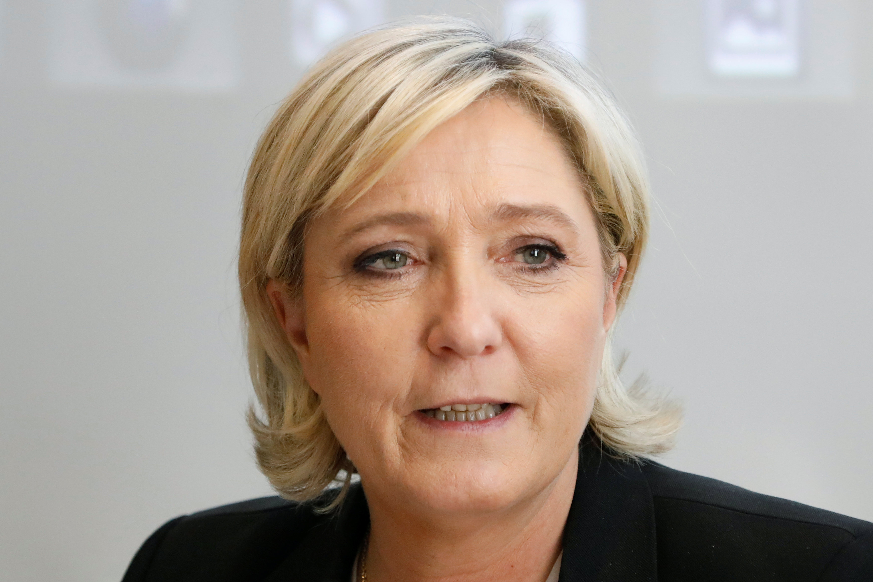 Η γαλλική αστυνομία ανέκρινε συνεργάτες της Λεπέν