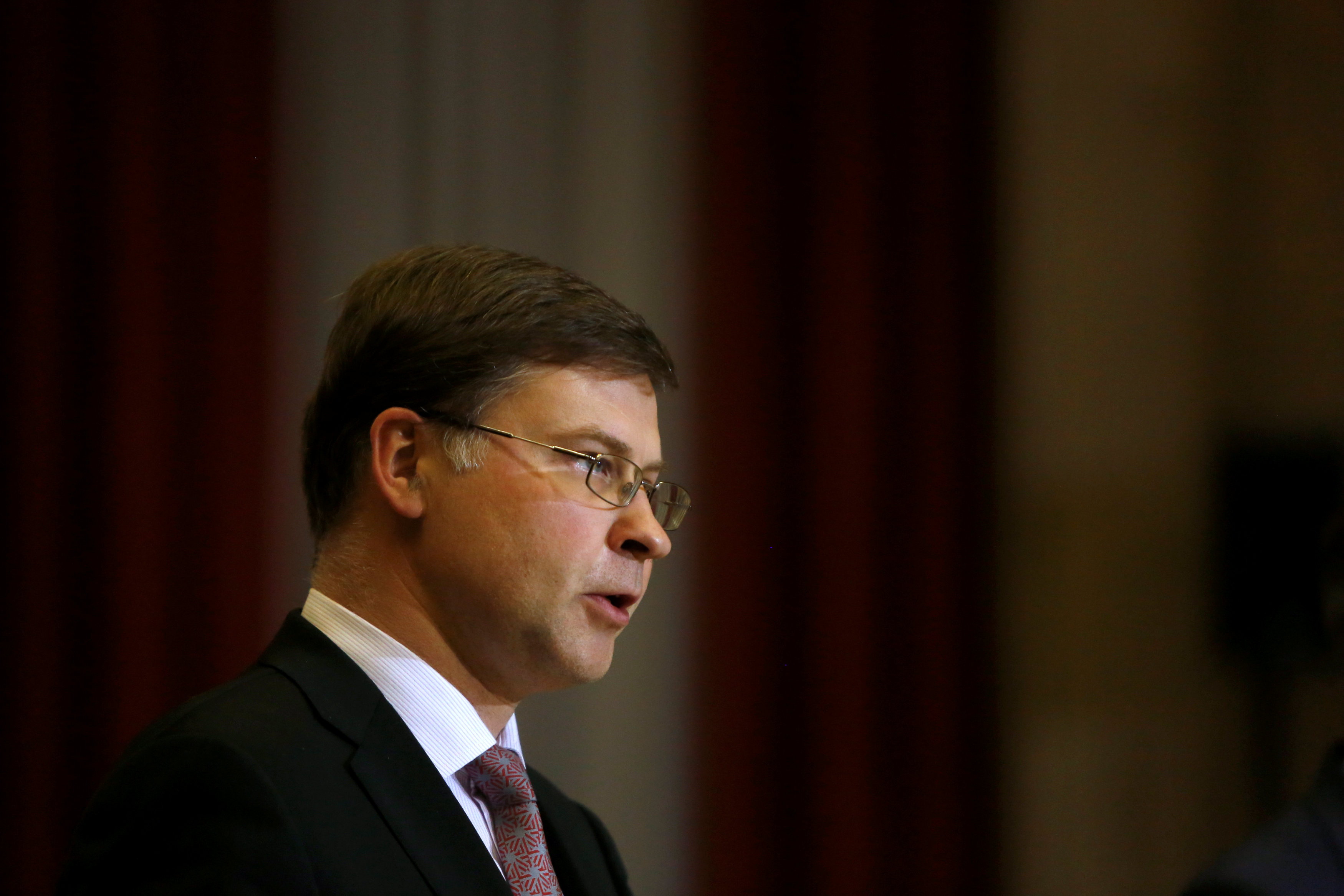 Ντομπρόβσκις: Προσπάθεια από όλους για συμφωνία έως 20 Μαρτίου