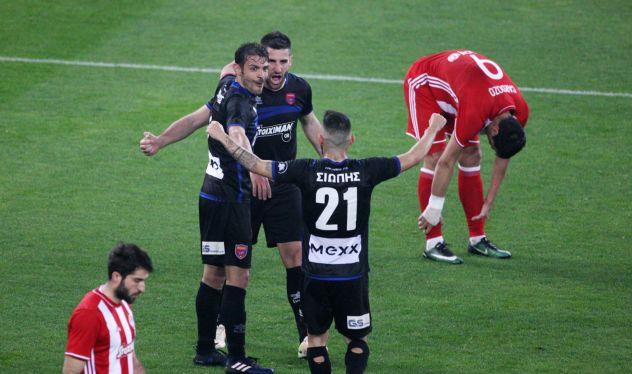 Ο Πανιώνιος αιφνιδίασε και στη συνέχεια γονάτισε τον Ολυμπιακό στο Καραϊσκάκη