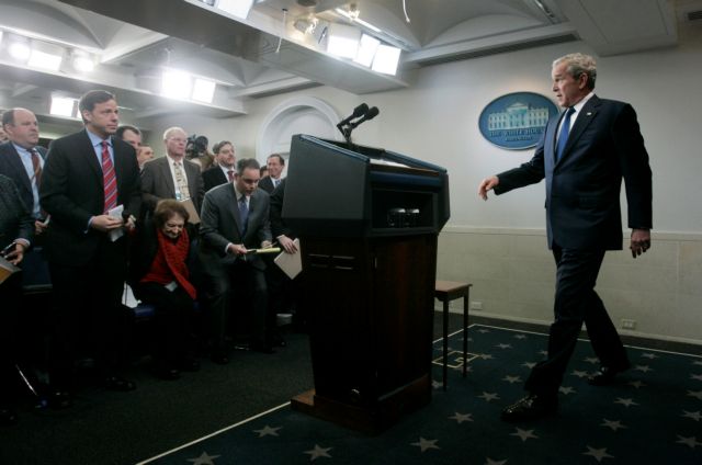 Και ο Μπους επικρίνει τον Τραμπ για τις επιθέσεις στα ΜΜΕ