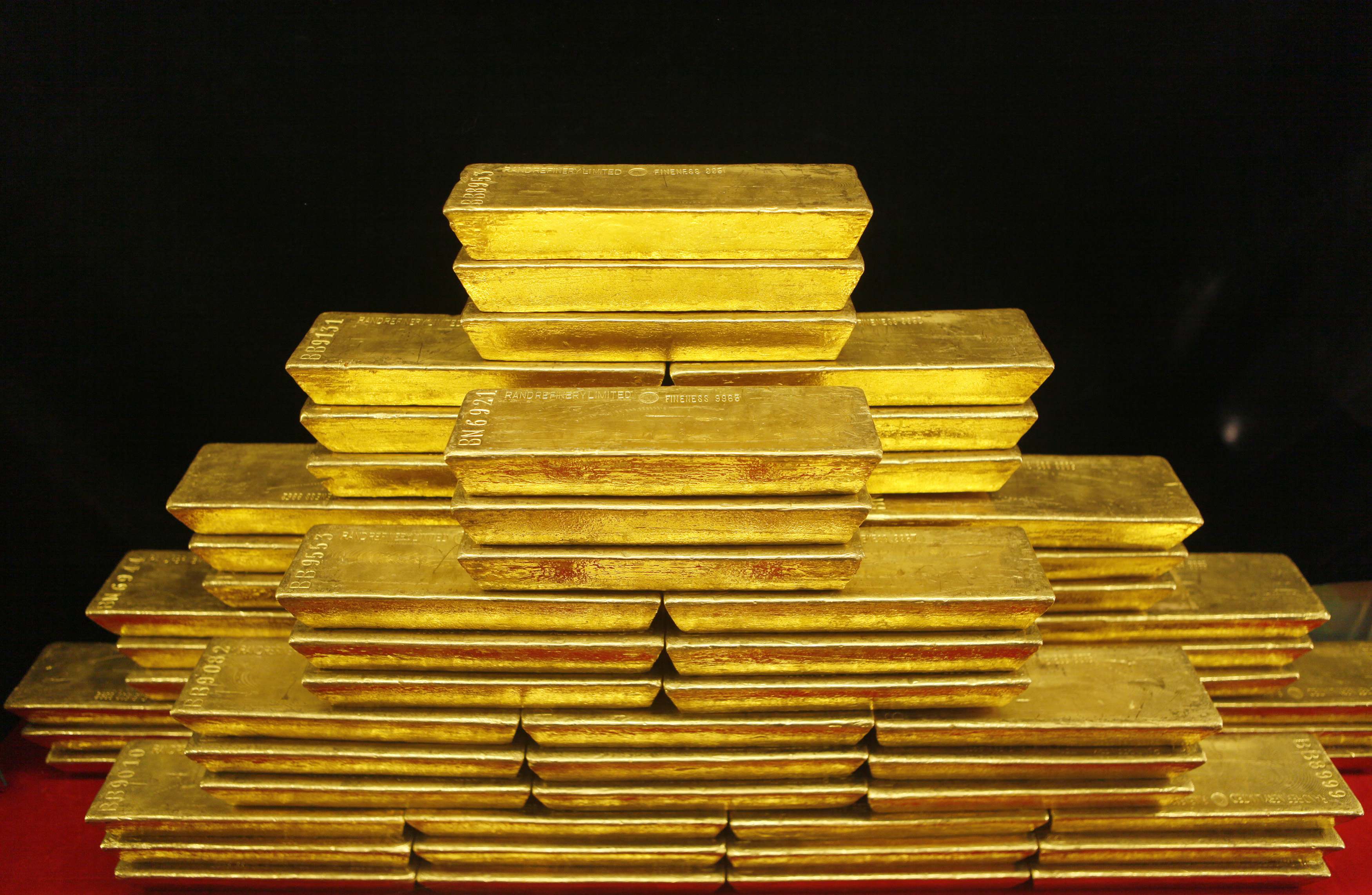 Χρυσό αξίας 5,26 δισ. διαθέτει η ΤτΕ, στο εξωτερικό τα μισά αποθέματα