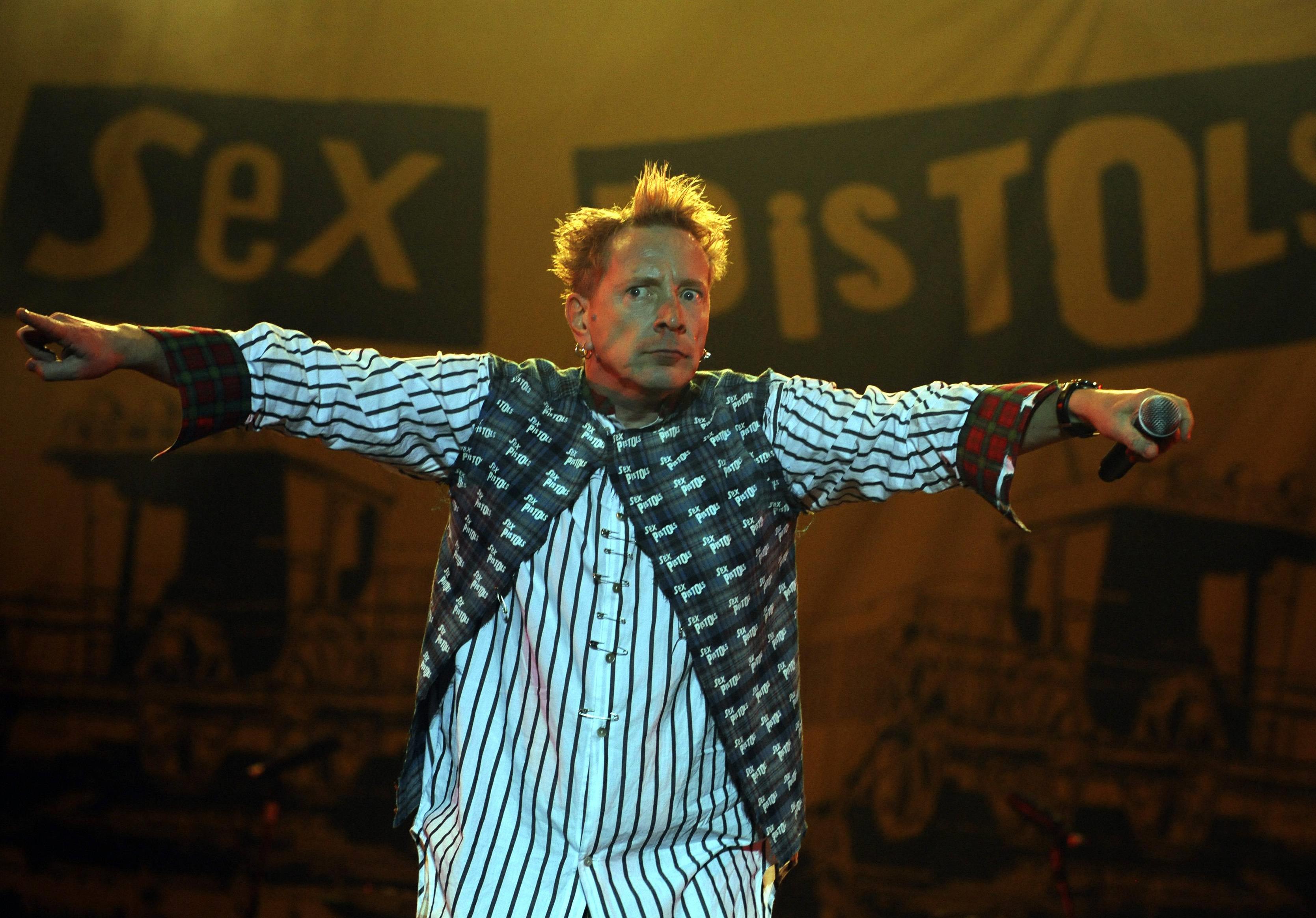 Την υποστήριξή του σε Τραμπ, Φάρατζ και Brexit εξέφρασε ο Τζόνι Ρότεν