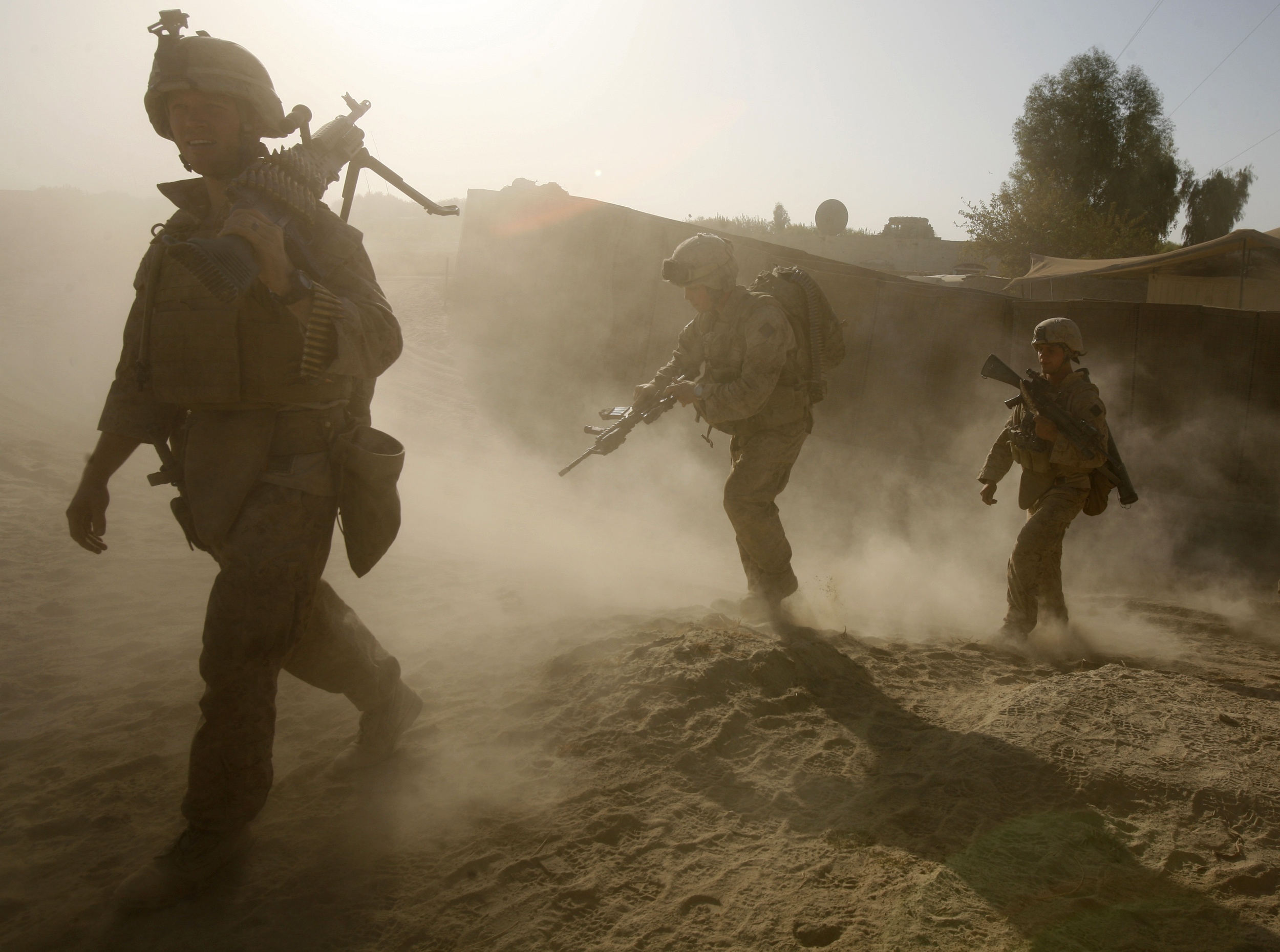 Αμερικανοί πεζοναύτες στη μάχη της Ράκα – Άμαχοι νεκροί σε επιδρομές