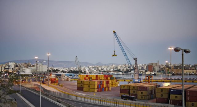 Πέντε θέσεις στην παγκόσμια κατάταξη ανέβηκε το λιμάνι του Πειραιά