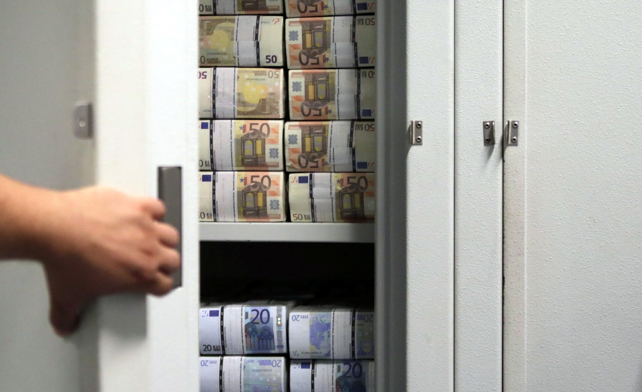 Στην αναμονή περίπου 50.000 δικαιούχοι «κουρεμένων» εφάπαξ