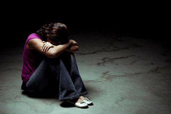Ψυχοσωματικά προβλήματα απειλούν όσους έχουν χάσει άτομο από αυτοκτονία