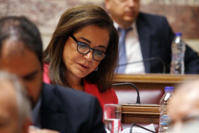 Συνάντηση Μπακογιάννη-Καραμανλή με το βλέμμα στον Καμμένο