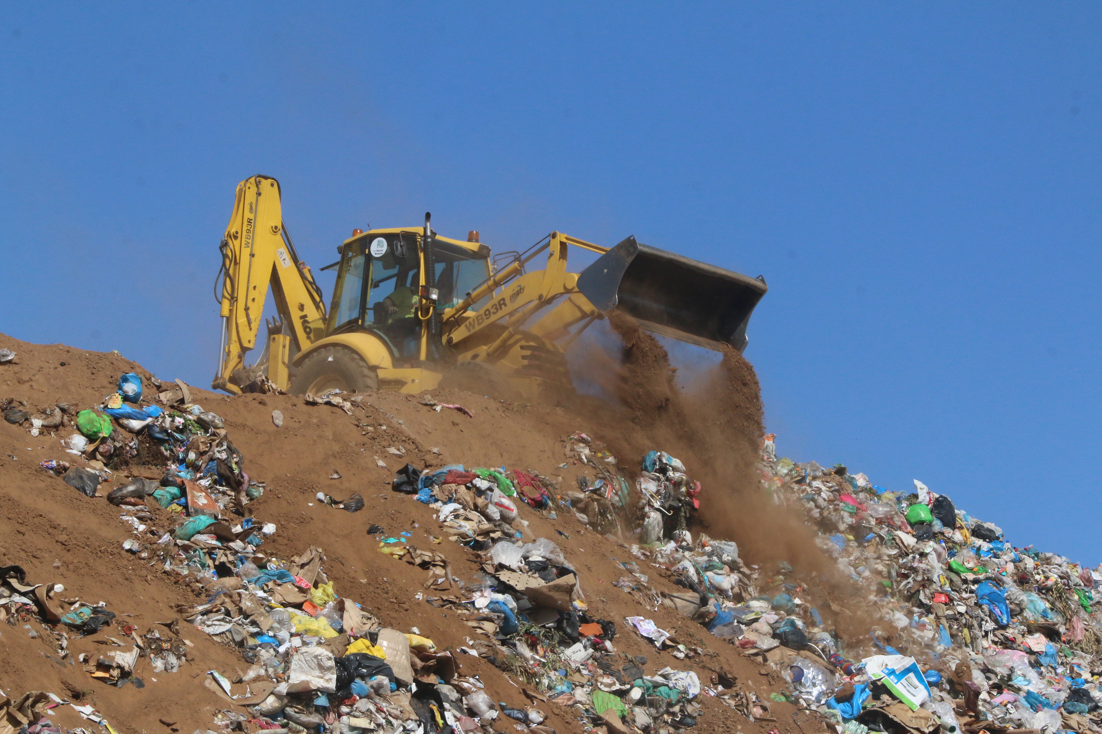 Σοκ στη Λάρισα: Μωρό λίγων εβδομάδων βρέθηκε νεκρό μέσα σε σκουπίδια