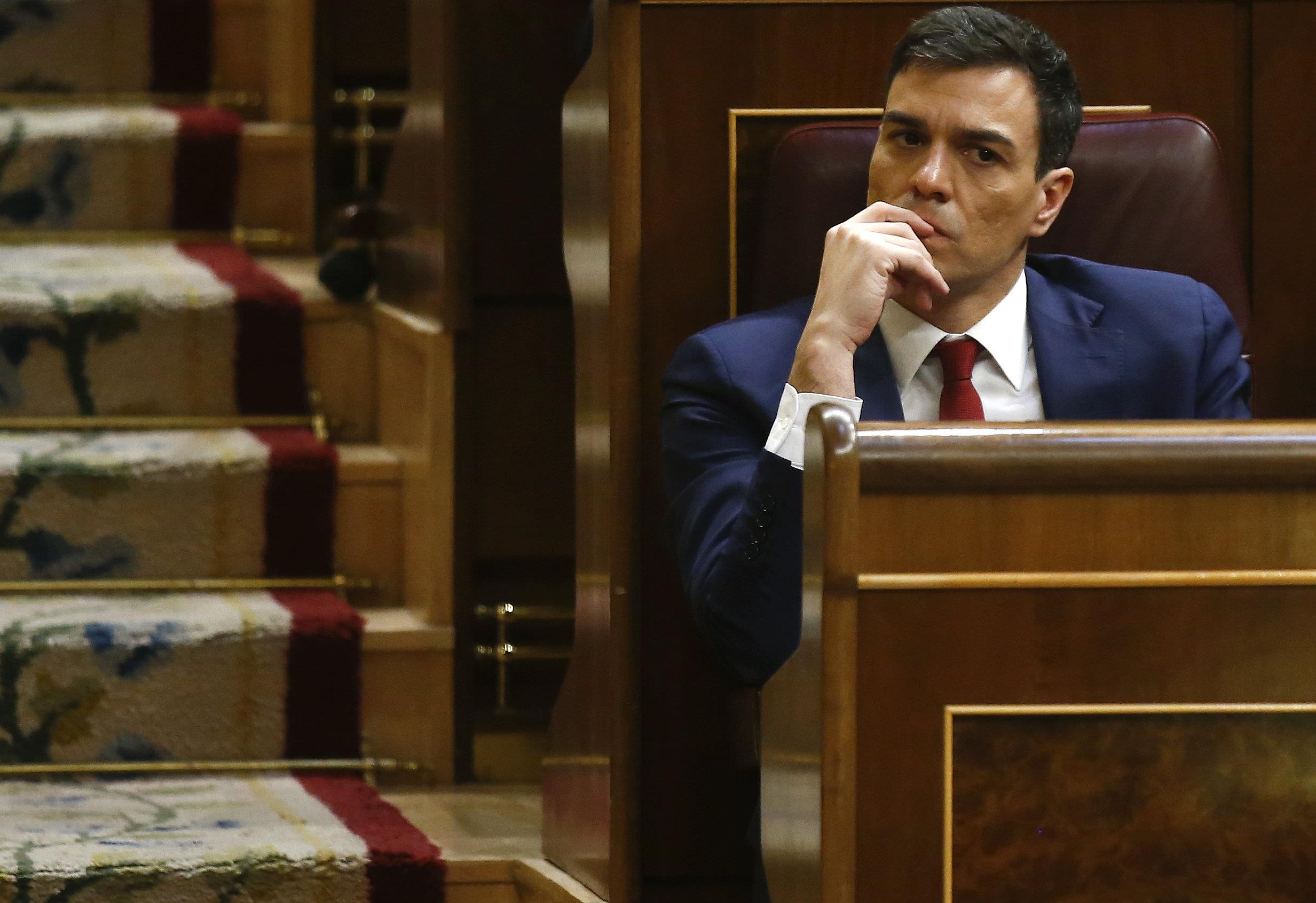 Ο Σάντσεθ που επέστρεψε προηγείται στη μάχη για την ηγεσία του PSOE