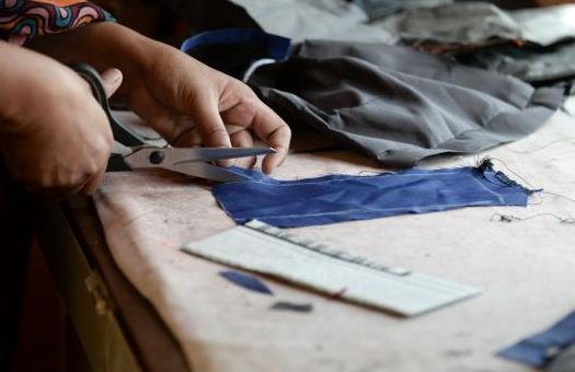 Επιδεινώθηκαν για έκτο συνεχόμενο μήνα οι συνθήκες του μεταποιητικού τομέα