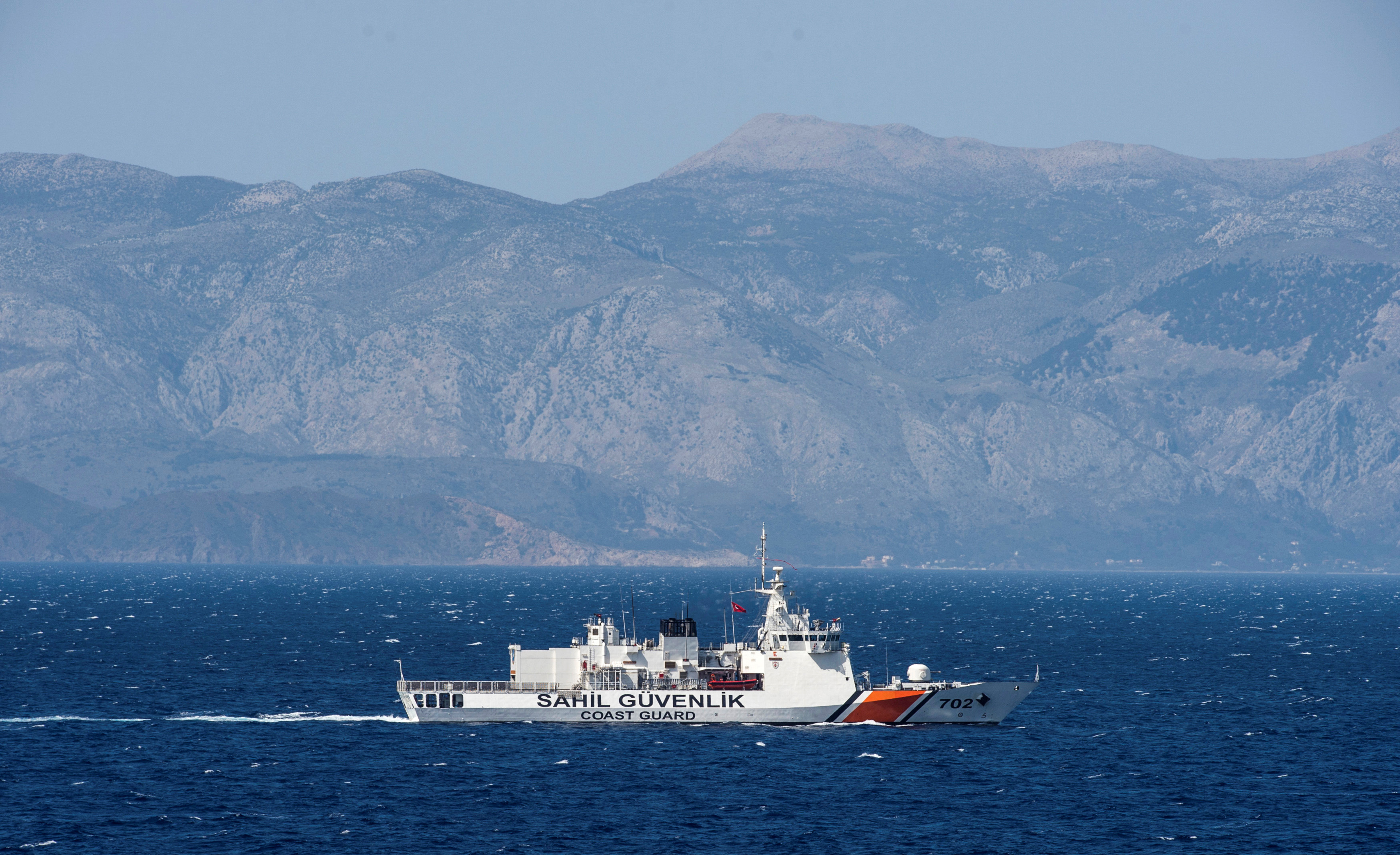 Σκάφος με πρόσφυγες βυθίστηκε ανοιχτά της Τουρκίας, 11 νεκροί