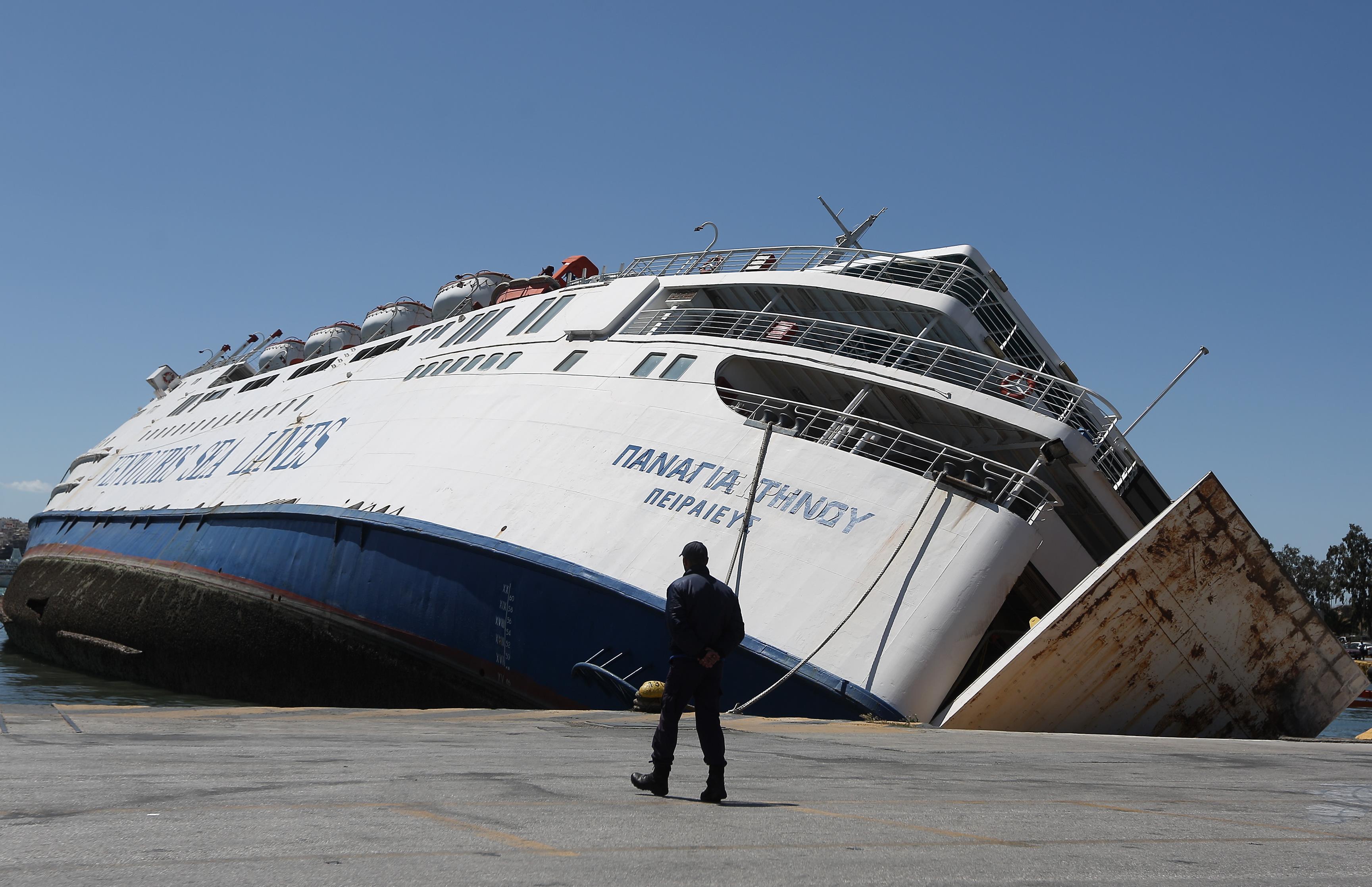 Τελευταίο ταξίδι του «Παναγία Τήνου» από τον Πειραιά