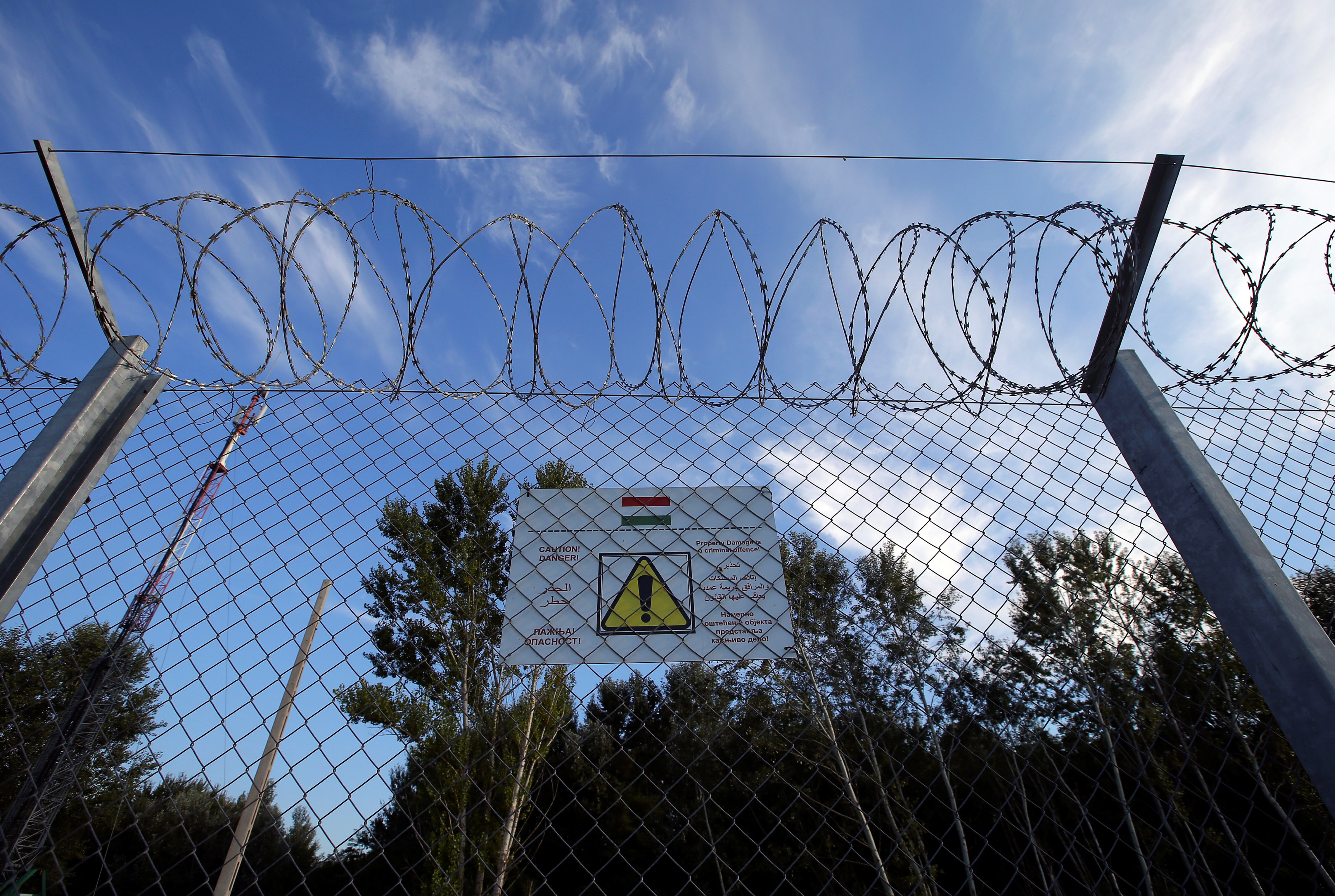 Ουγγαρία: Απεργία πείνας άρχισαν 100 πρόσφυγες σε κέντρο κράτησης