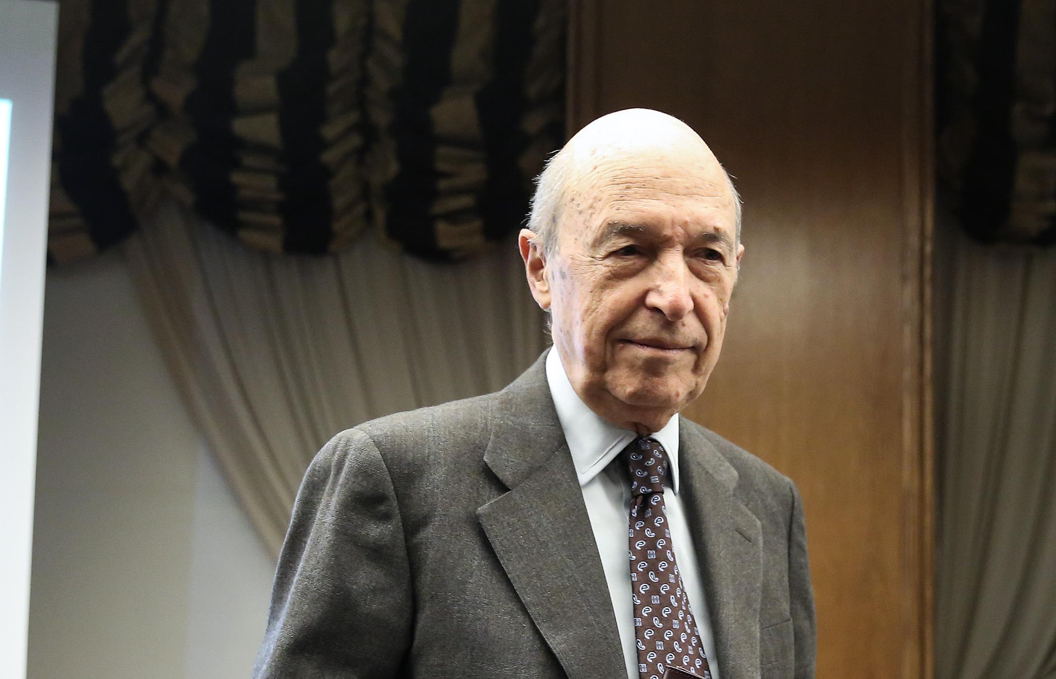 Σημίτης: Η υποχώρηση των δανειστών, που επιθυμεί η κυβέρνηση, δεν θα συμβεί