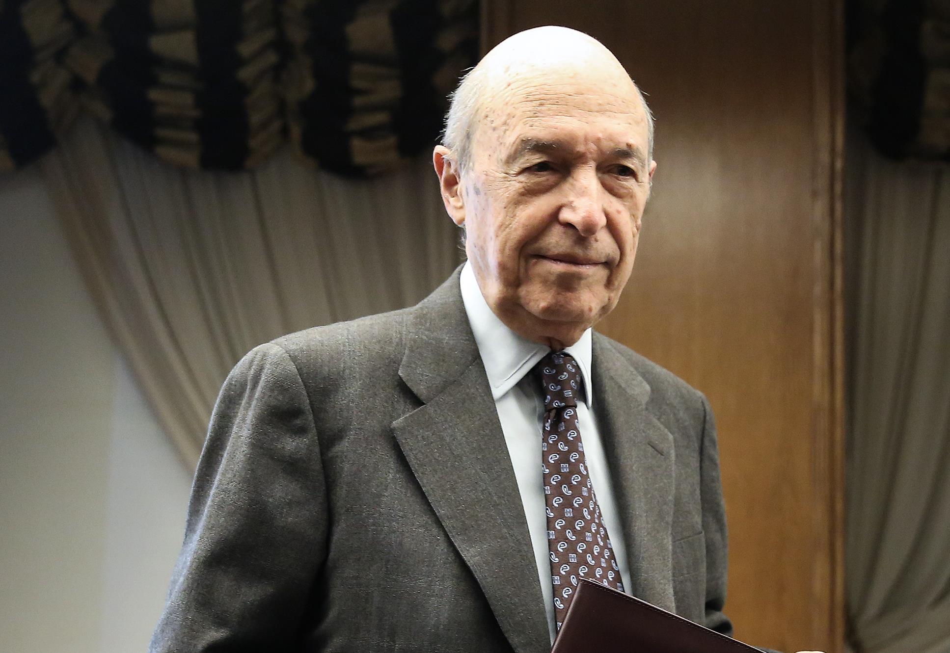 Σημίτης: Η χώρα χρειάζεται μία λύση με προσφυγή στις εκλογές