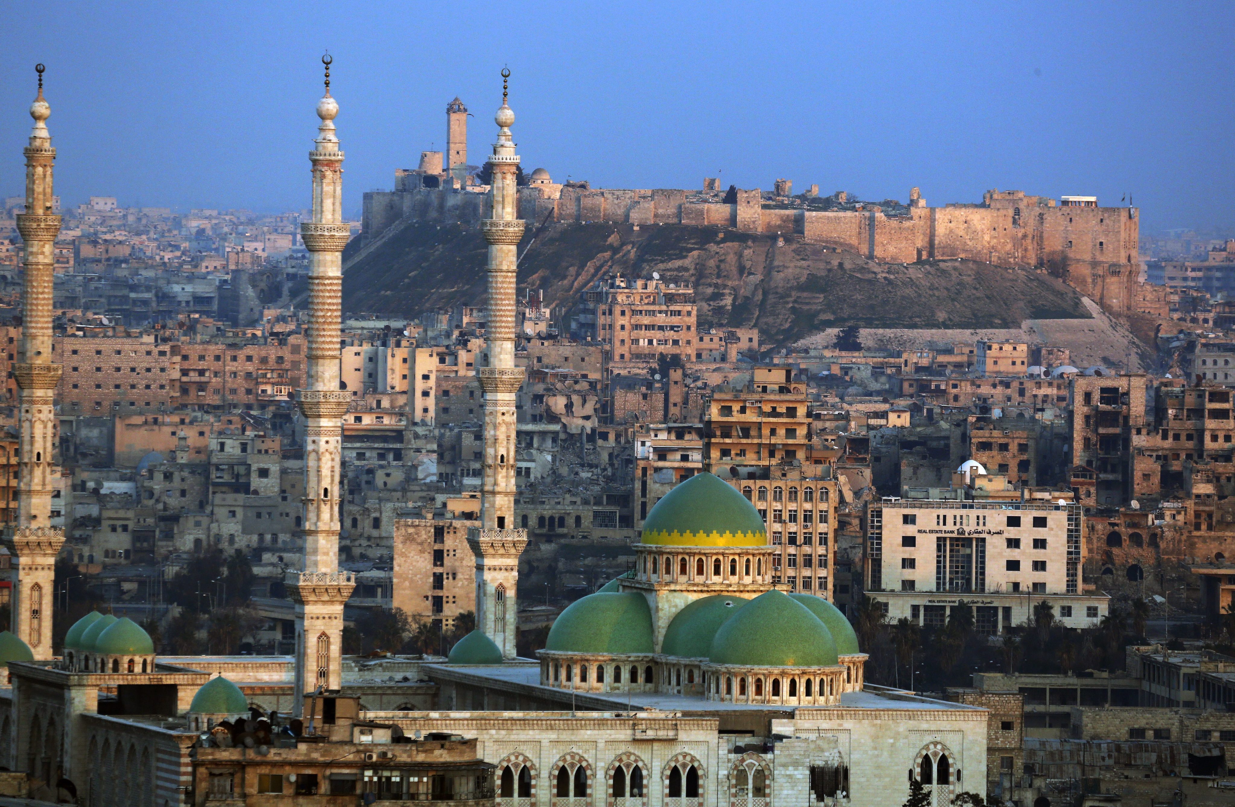 Αιματοκύλισμα από αεροπορική επιδρομή σε τέμενος κοντά στο Χαλέπι