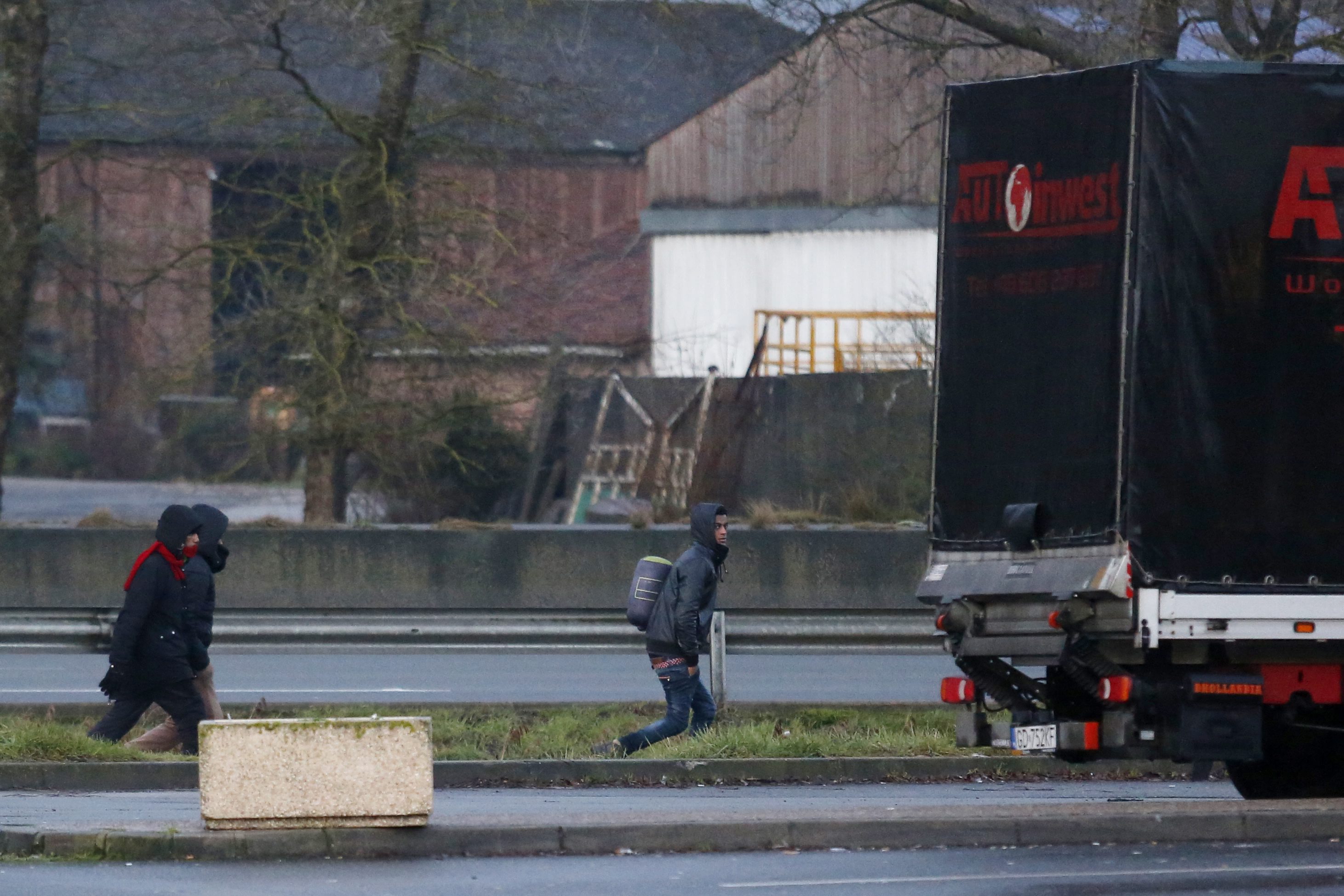 «Μην ταΐζετε τους μετανάστες» λέει η δήμαρχος του Καλαί…