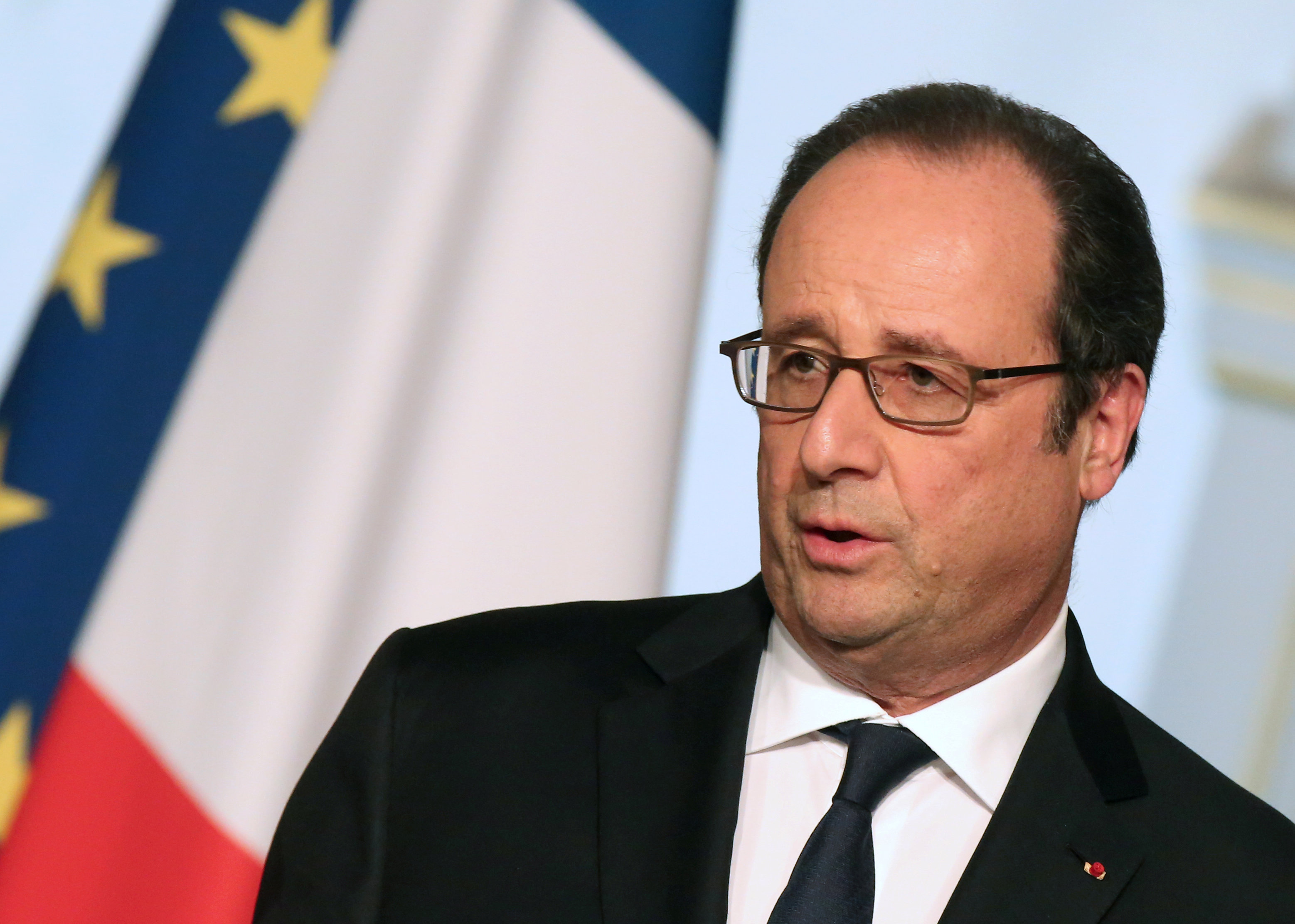 Ολάντ: Οφείλουμε να εμποδιστεί η Λεπέν – Αναπόφευκτη η ΕΕ πολλών ταχυτήτων